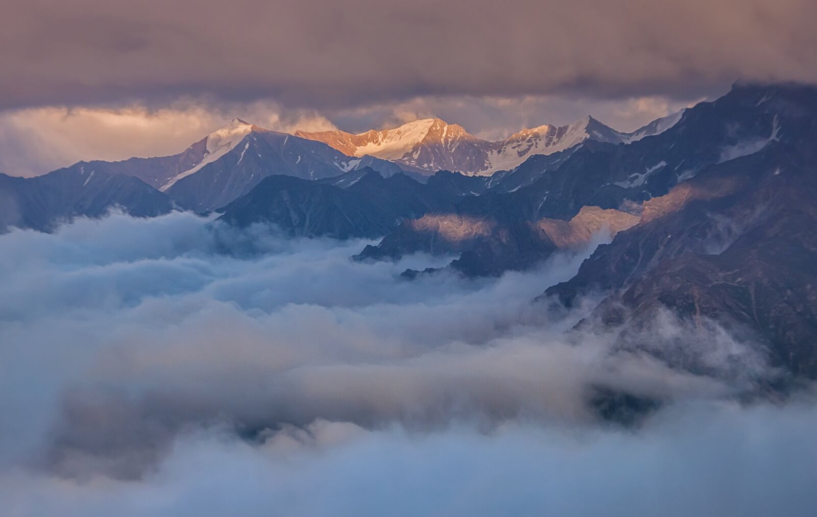 Canon EOS 500D (EOS Rebel T1i / EOS Kiss X3) sample photo. The caucasus, russia, mountains photography