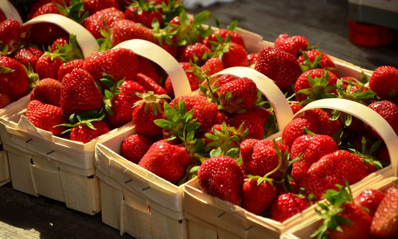 Nikon D5100 sample photo. Strawberries, red, fruits photography