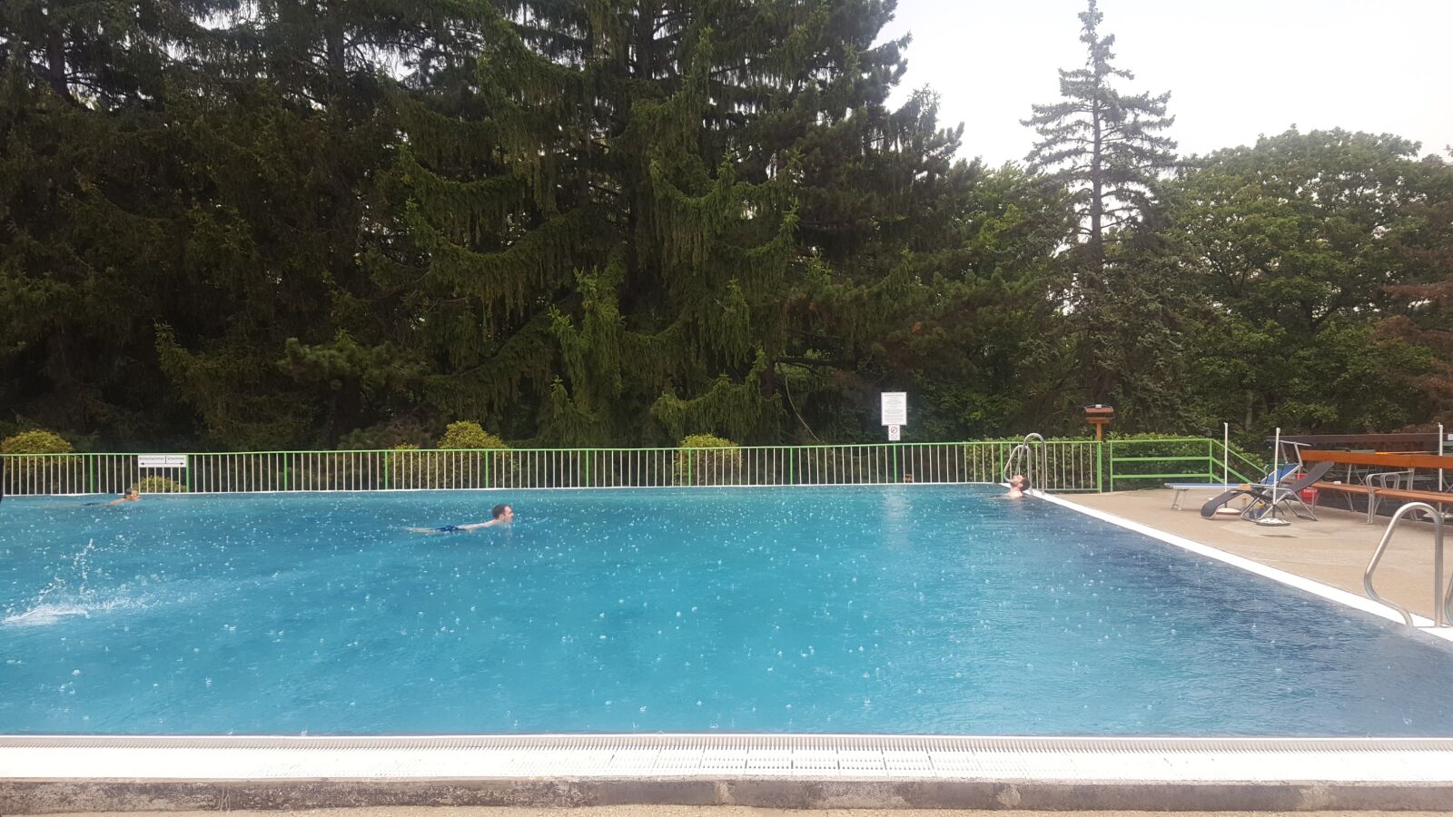 Samsung GALAXY S6 edge sample photo. Swimming pool, summer, rain photography