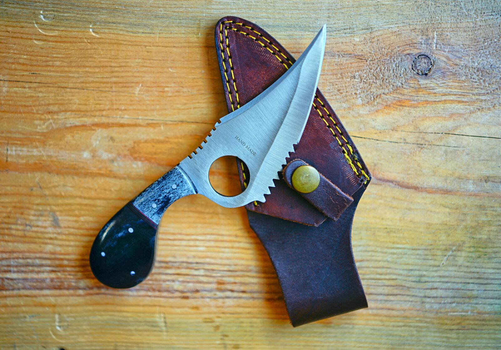 Samyang AF 45mm F1.8 FE sample photo. Knife, wood, sheath photography