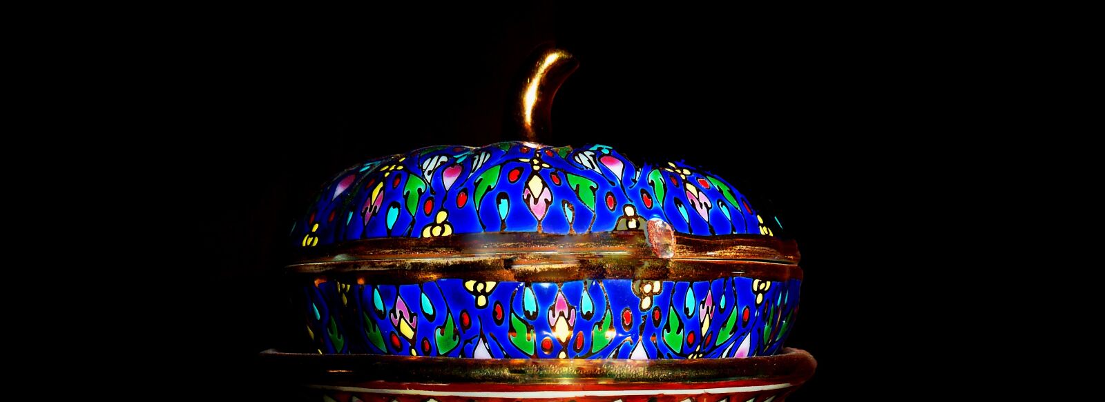 Panasonic DMC-TZ7 sample photo. Box, porcelain box, porcelain photography