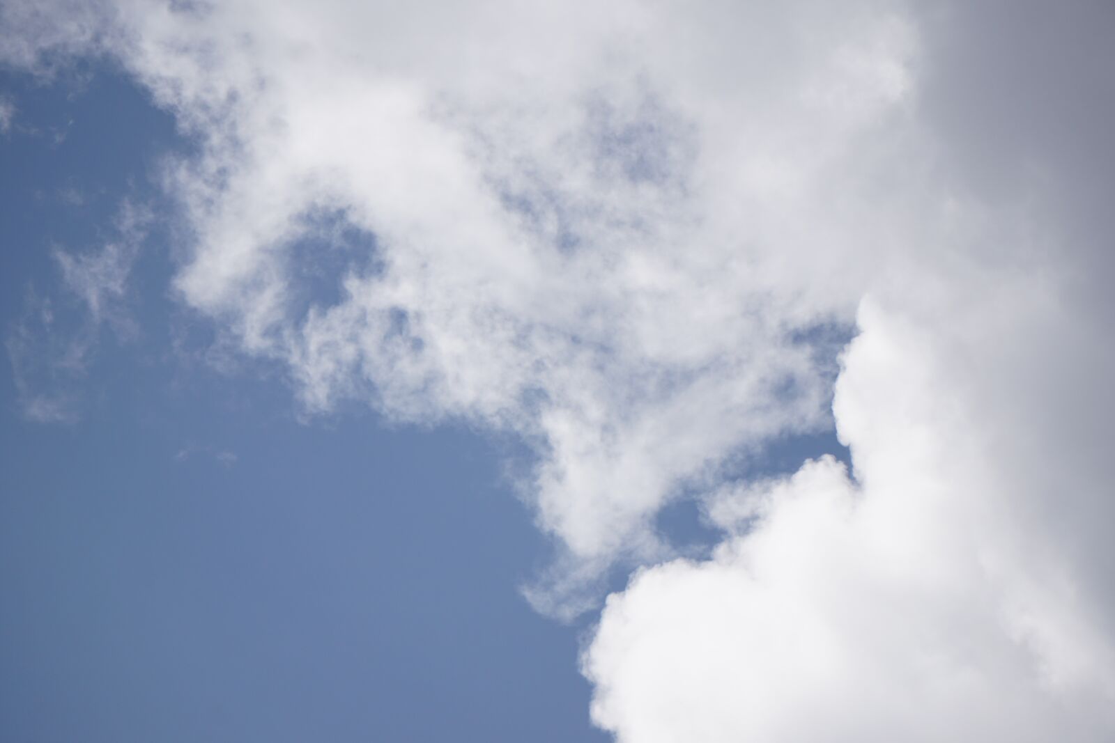 Sony E 55-210mm F4.5-6.3 OSS sample photo. Cloud, sky, texture photography