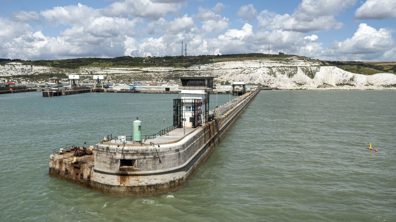 Olympus OM-D E-M5 II + Olympus M.Zuiko Digital ED 12-40mm F2.8 Pro sample photo. Port, harbour entrance, dover photography