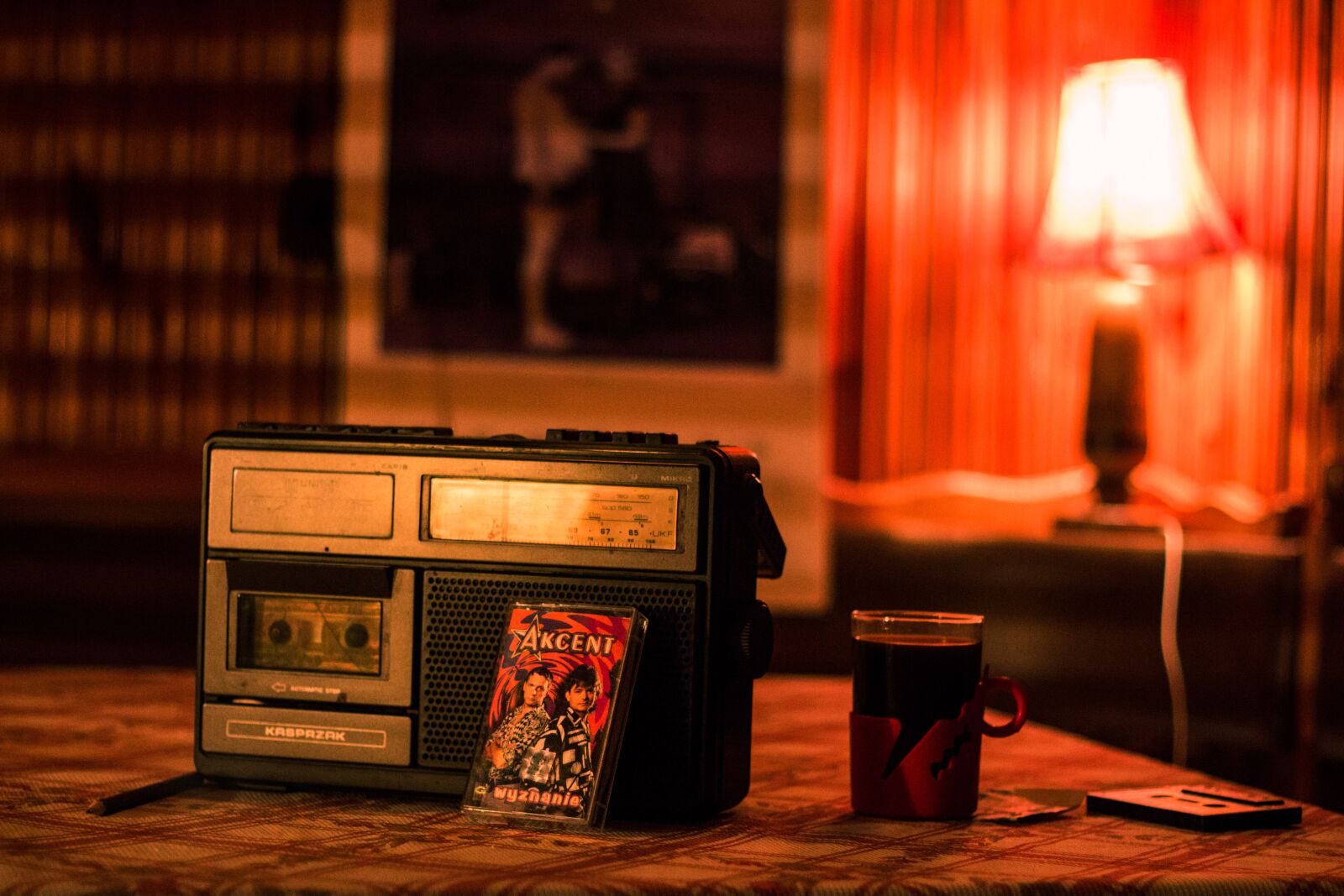 Canon EOS 700D (EOS Rebel T5i / EOS Kiss X7i) + Canon EF 50mm F1.8 STM sample photo. The nineties, cassette, tape photography