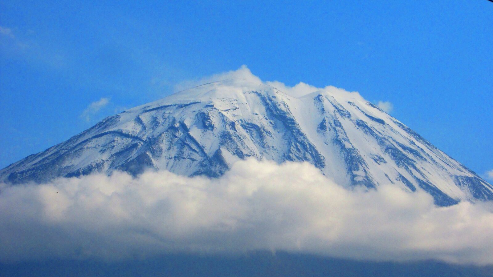 Canon PowerShot SX400 IS sample photo. Misti volcano, snow, clouds photography