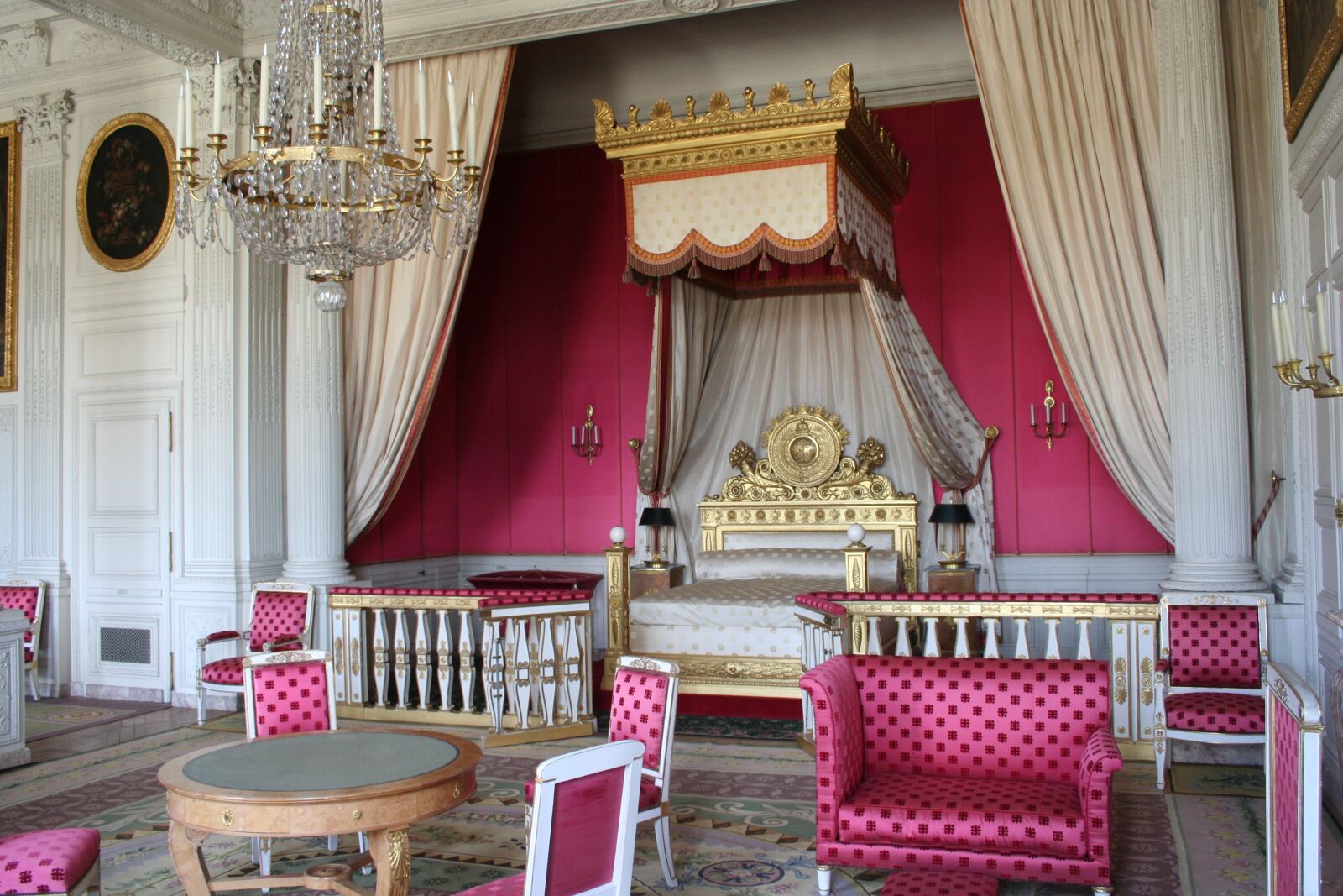 Canon EOS 350D (EOS Digital Rebel XT / EOS Kiss Digital N) sample photo. Paris, versailles, bedroom photography