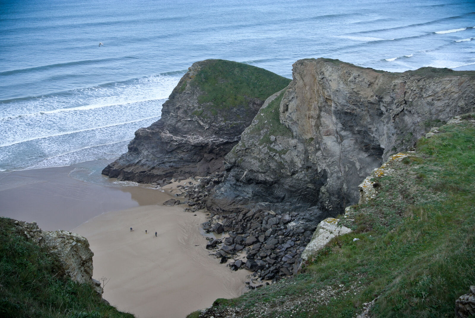 Nikon 1 J1 sample photo. Cliff, cliff, coast, cliffs photography