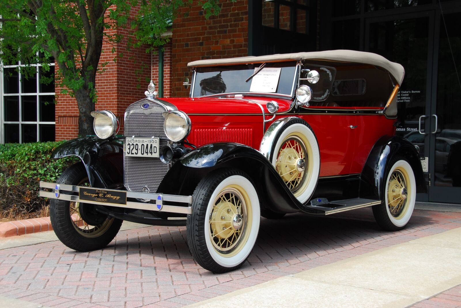 Nikon D200 sample photo. Vintage car, classic automobile photography