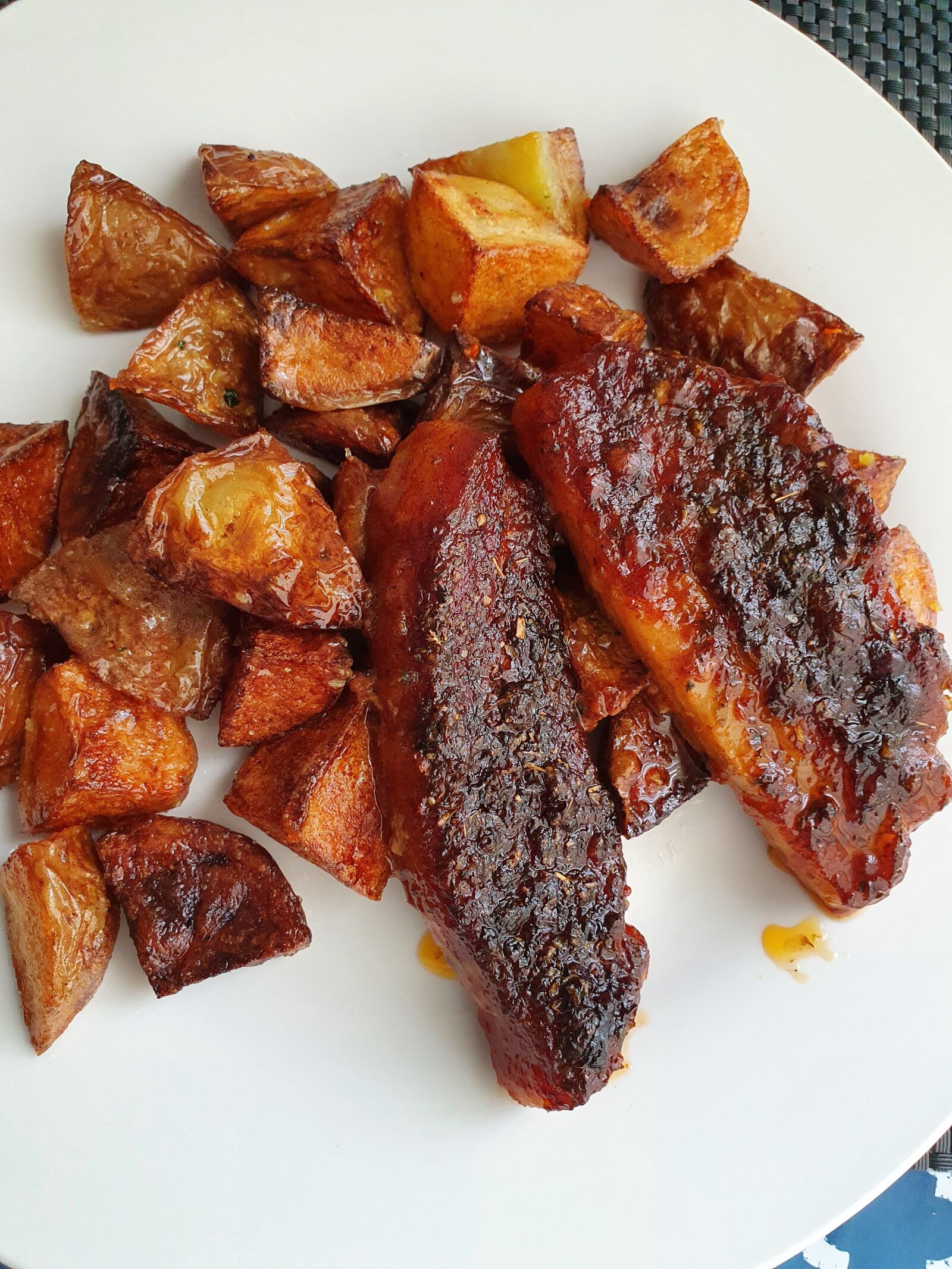 Samsung Galaxy S10 sample photo. Fried, pig, page photography