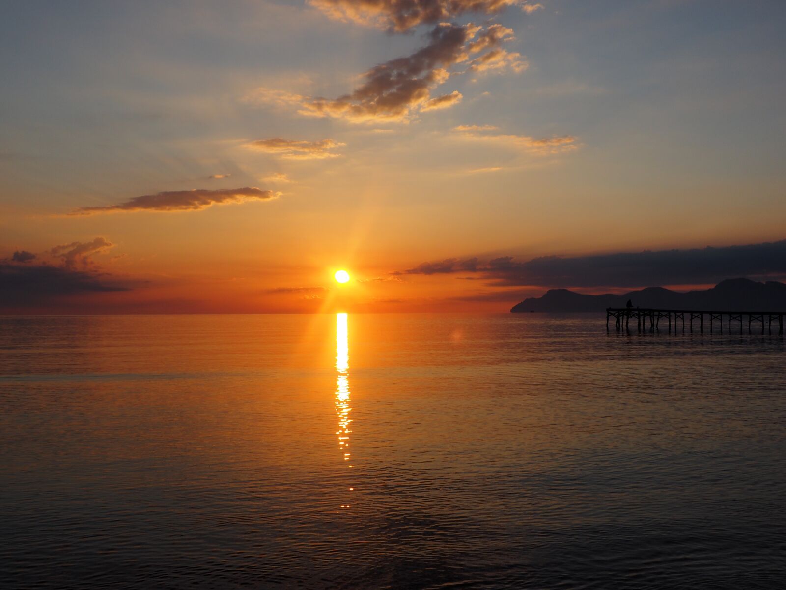 Olympus OM-D E-M1 + OLYMPUS M.12-50mm F3.5-6.3 sample photo. Sunrise, mallorca, playa de photography