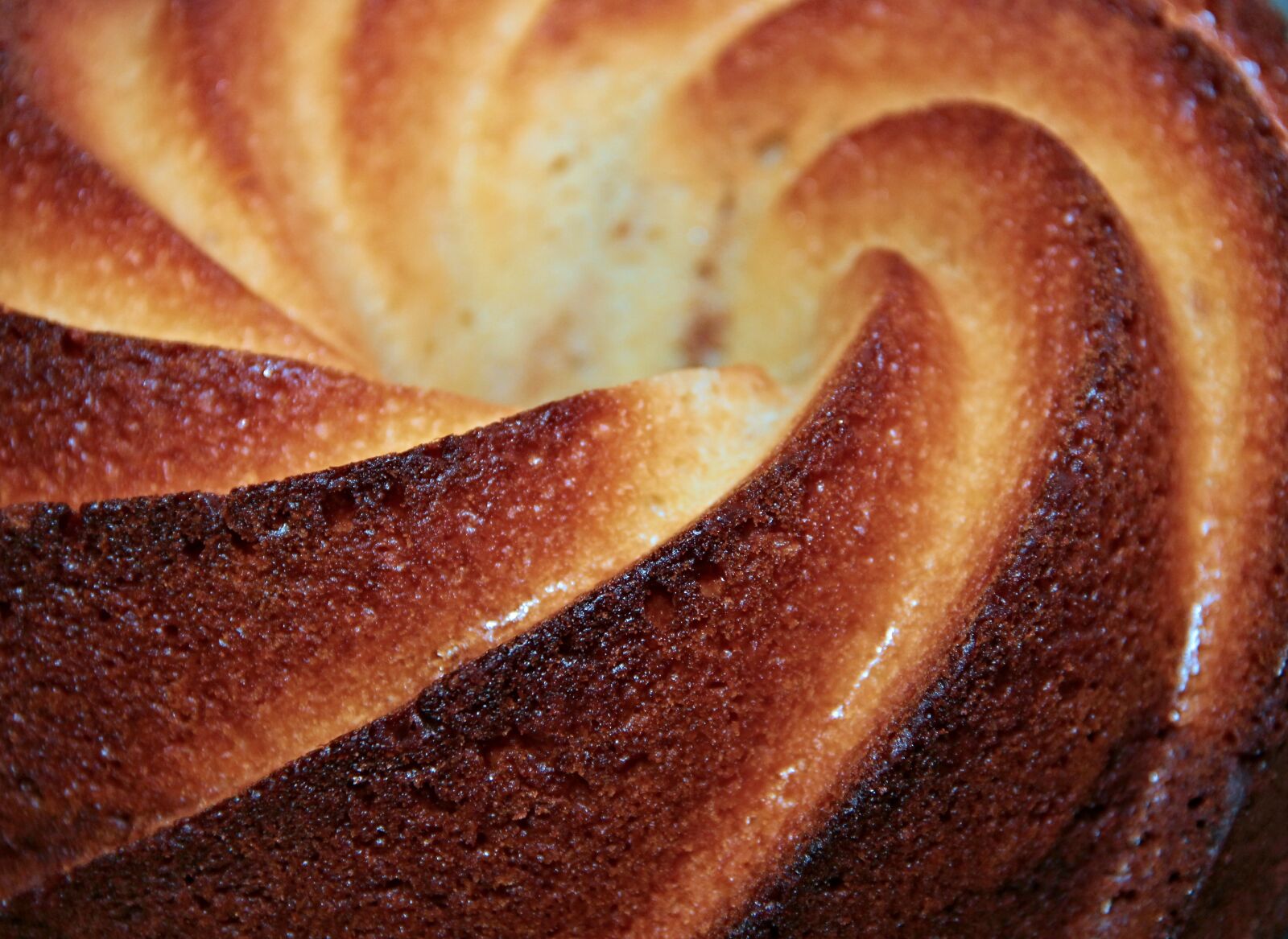Canon EOS 1100D (EOS Rebel T3 / EOS Kiss X50) sample photo. Gugelhupf, bowl cake, close photography