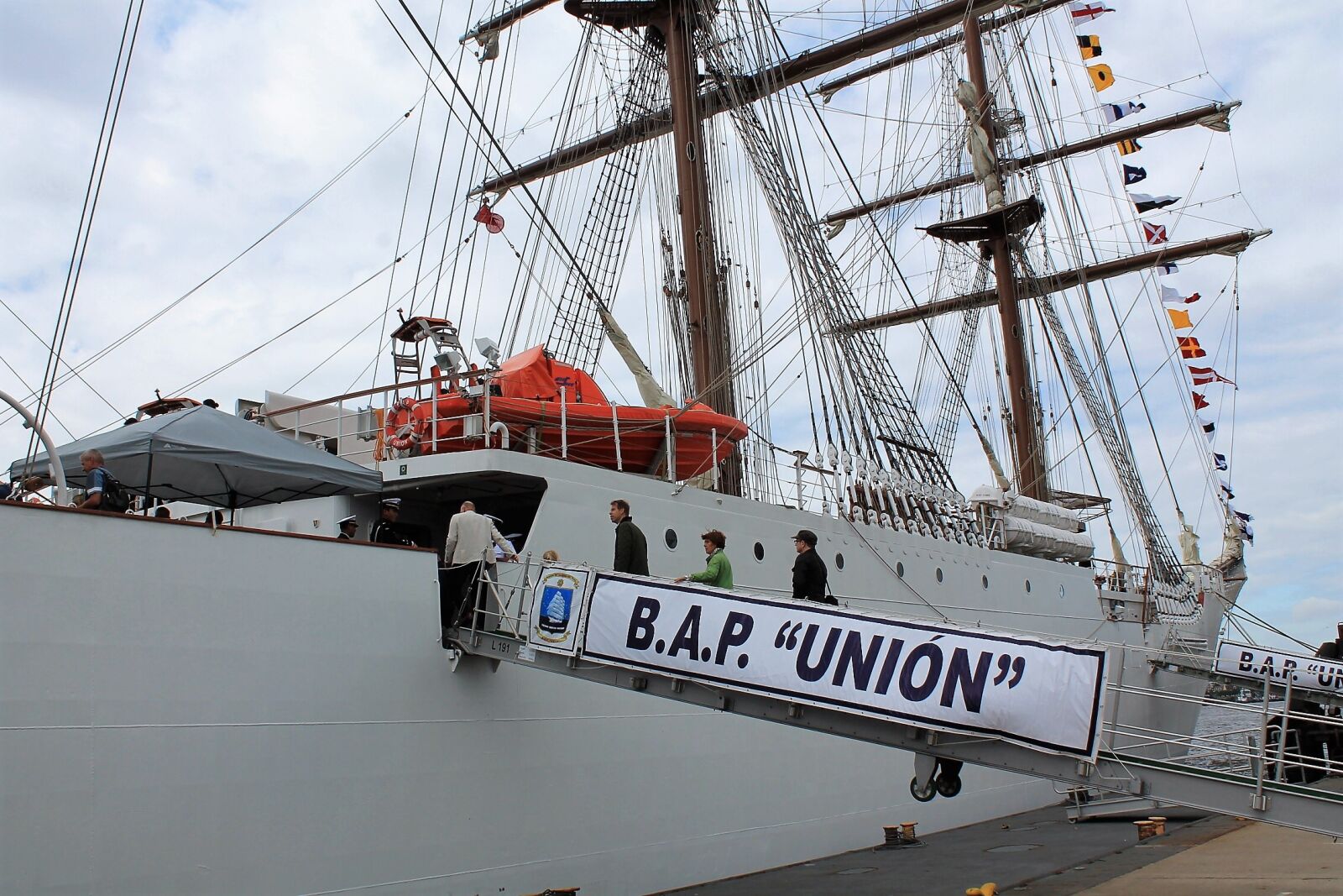 Canon EOS 1100D (EOS Rebel T3 / EOS Kiss X50) sample photo. Port, sail training ship photography