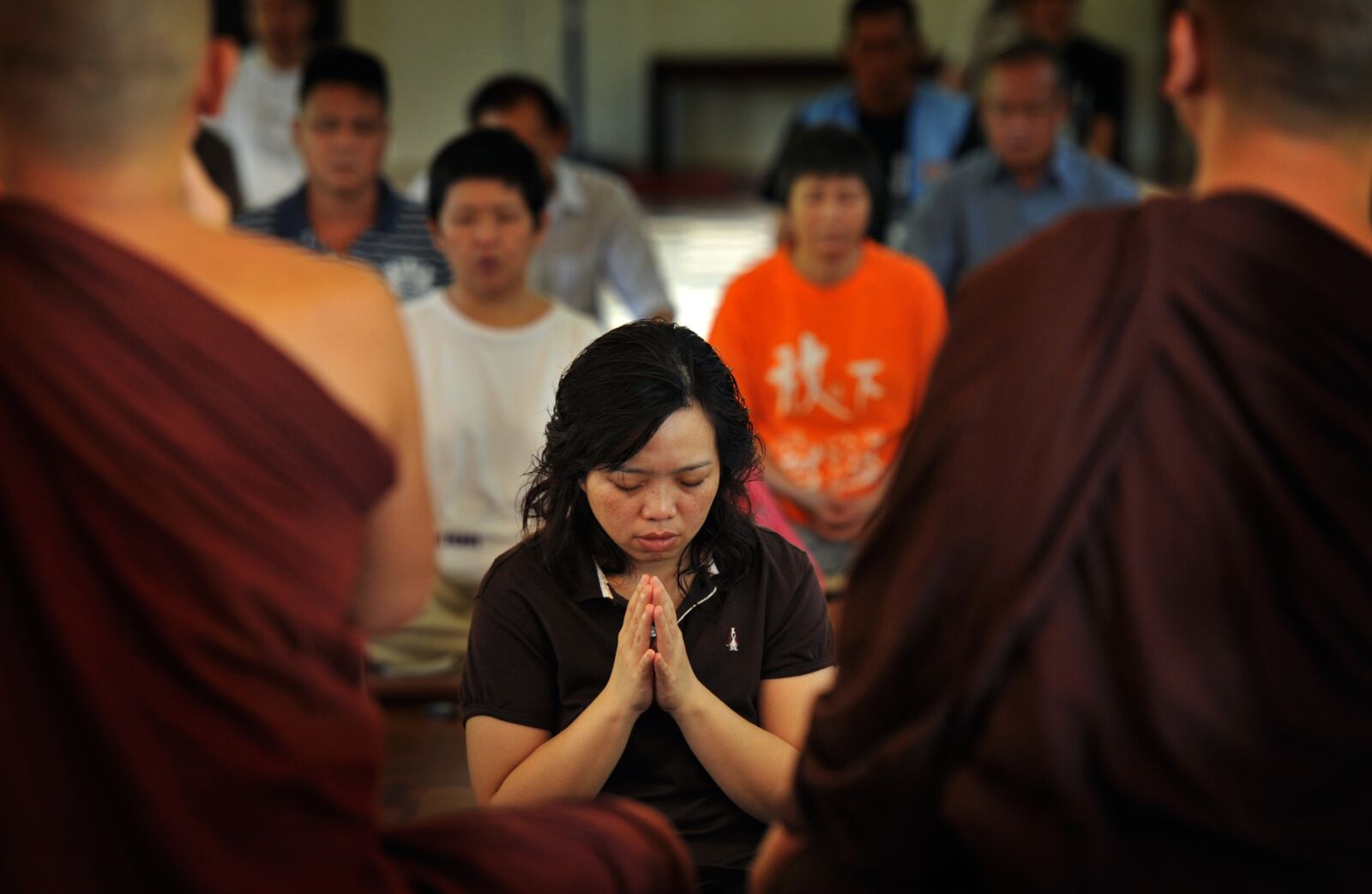 Nikon D3 sample photo. Theravada buddhism, homage, faithfully photography