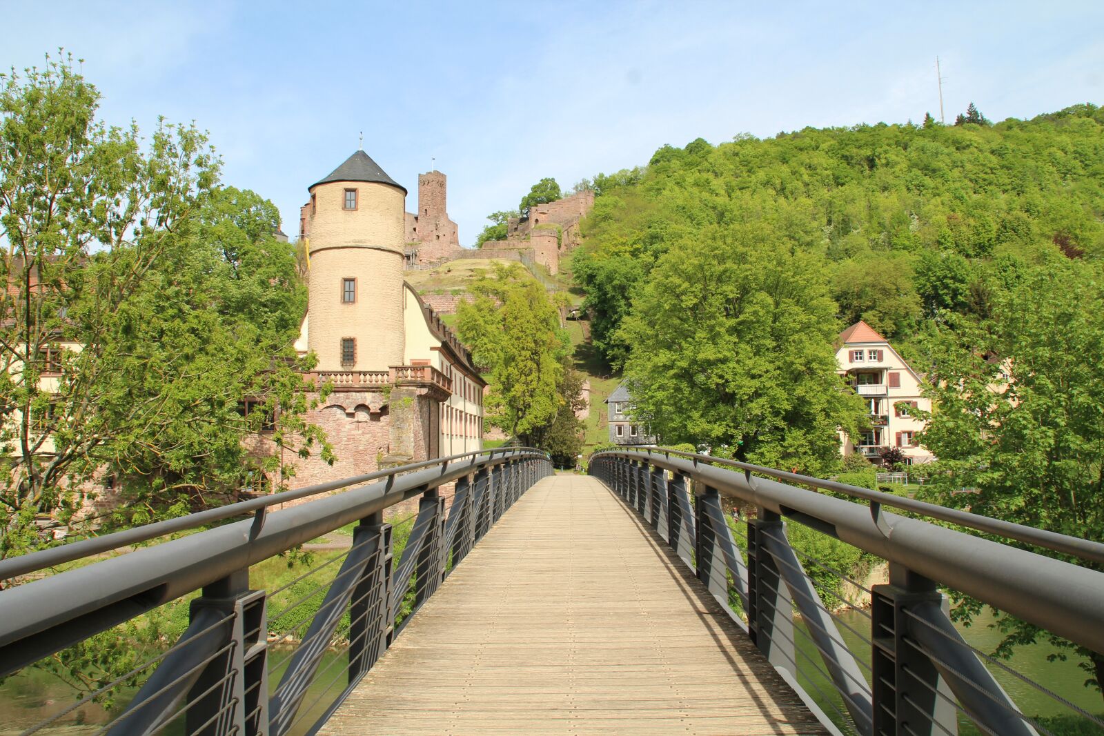Canon EOS 1200D (EOS Rebel T5 / EOS Kiss X70 / EOS Hi) sample photo. Wertheim, city administration, castle photography
