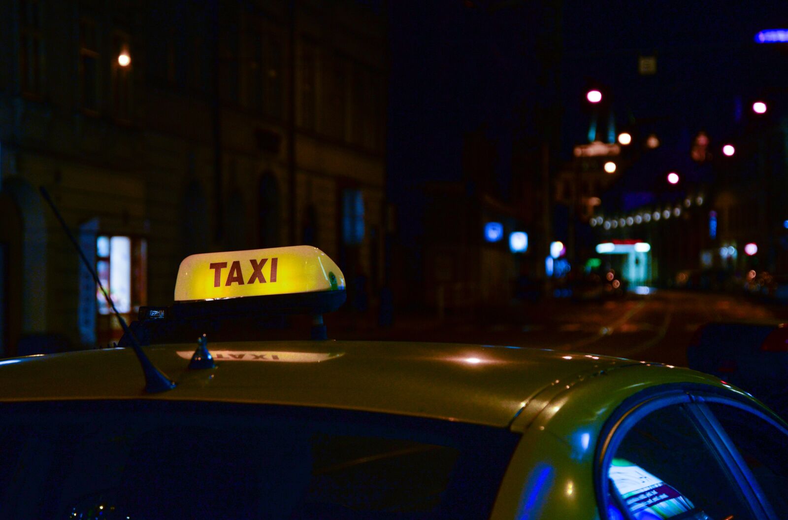Nikon D610 sample photo. Taxi, night, dark photography