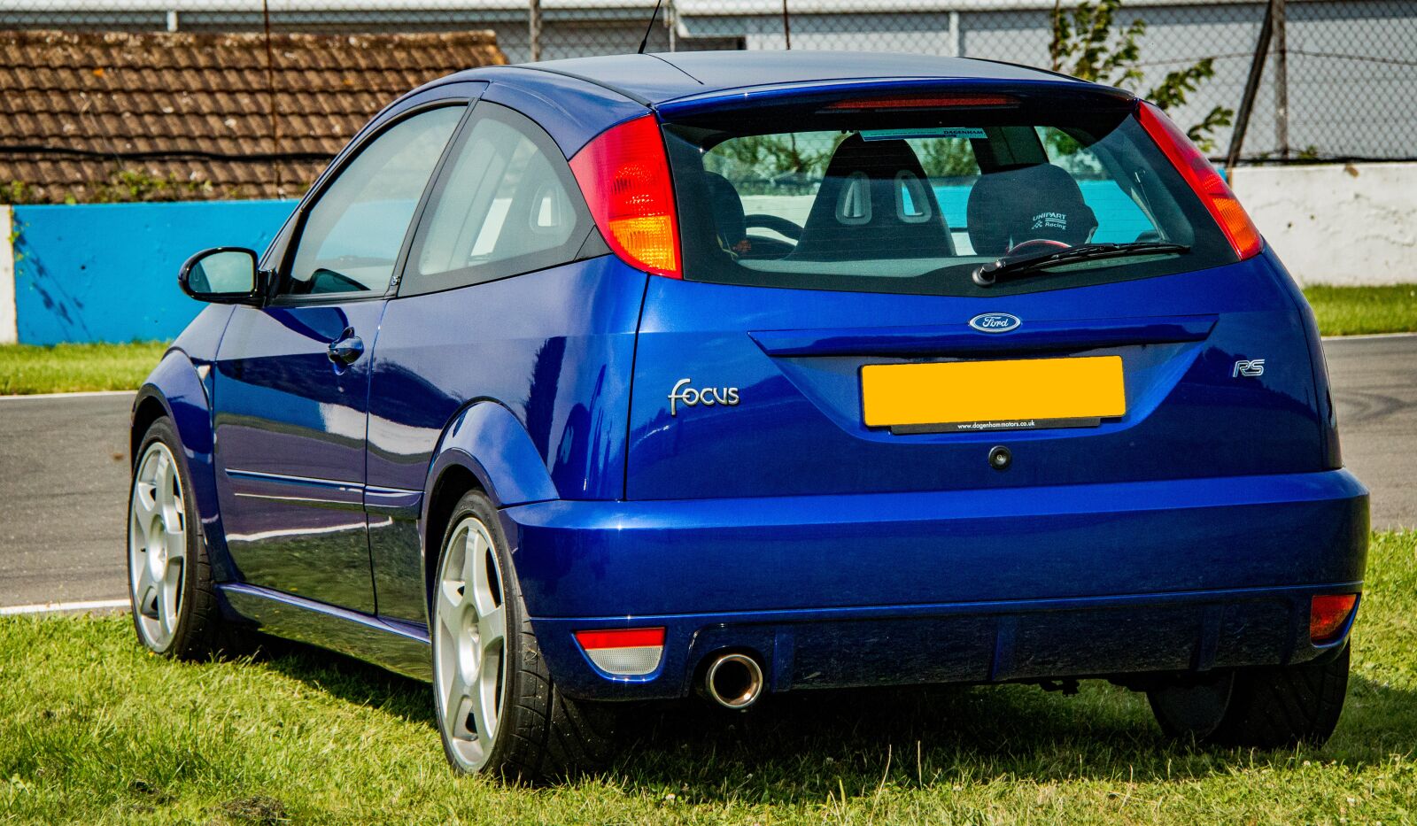 Canon EF-S 18-200mm F3.5-5.6 IS sample photo. Ford focus rs, mk1 photography