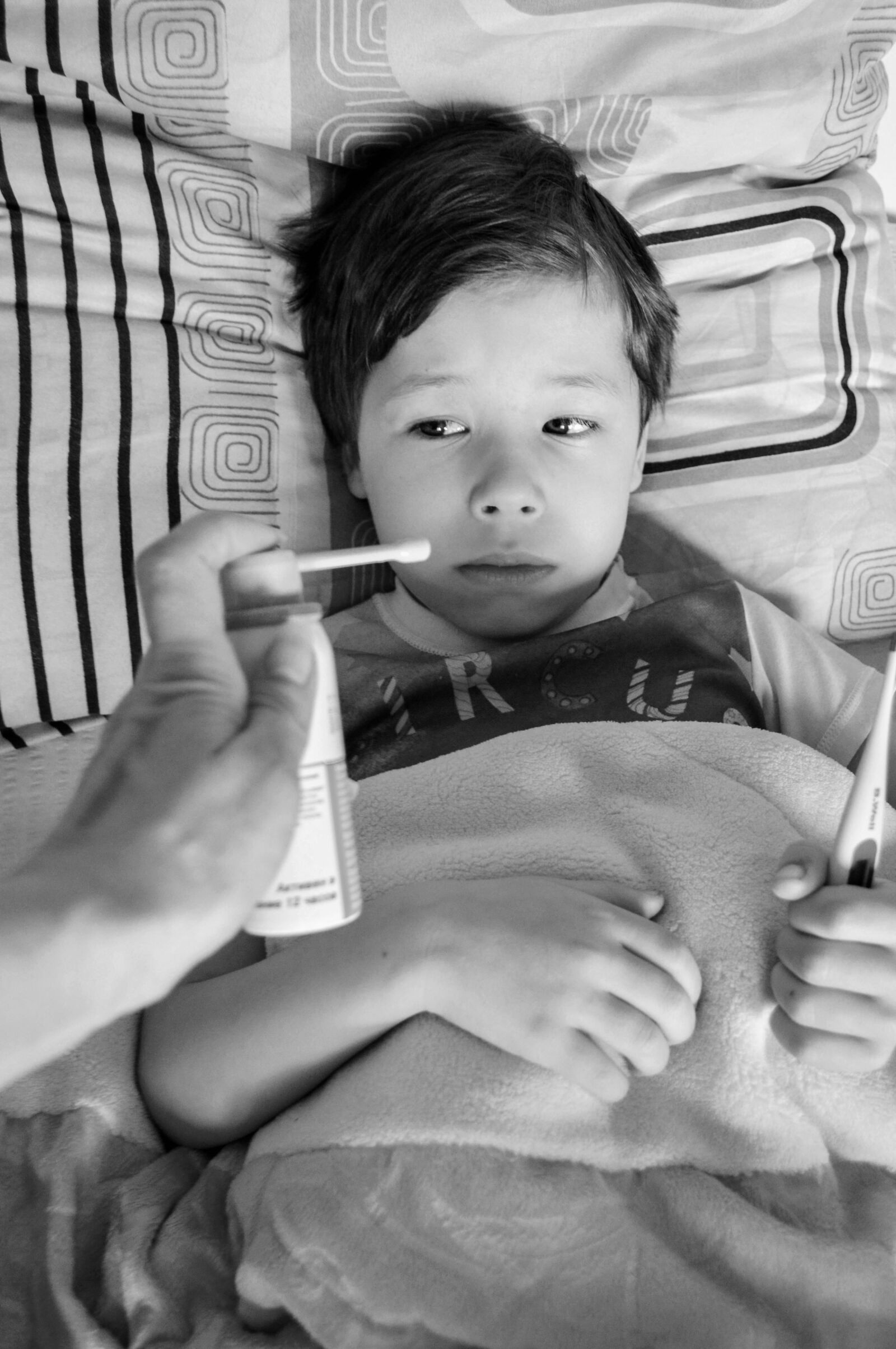 Nikon D3200 sample photo. Medication, child, hurts photography