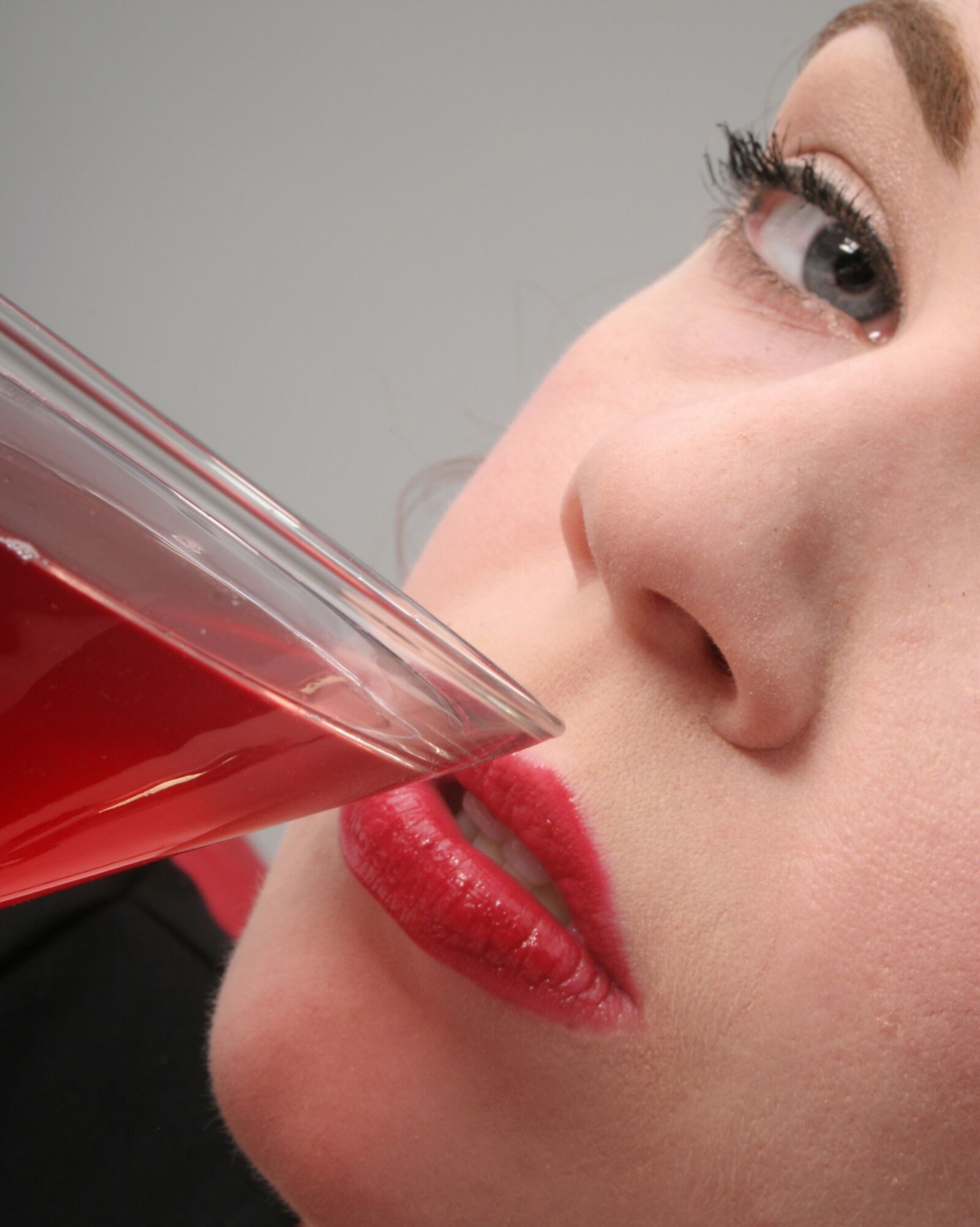 Canon EOS 20D sample photo. Martini, red lipstick, blue photography