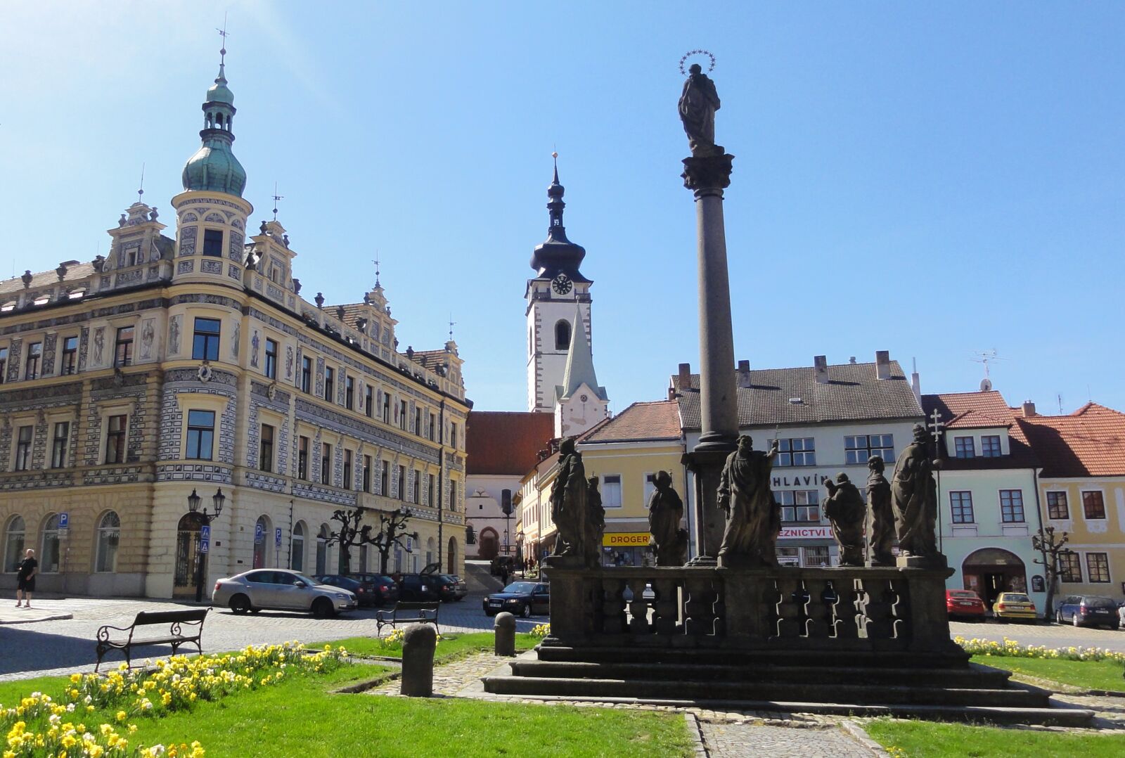 Sony DSC-HX5V sample photo. Square, column, czechia photography
