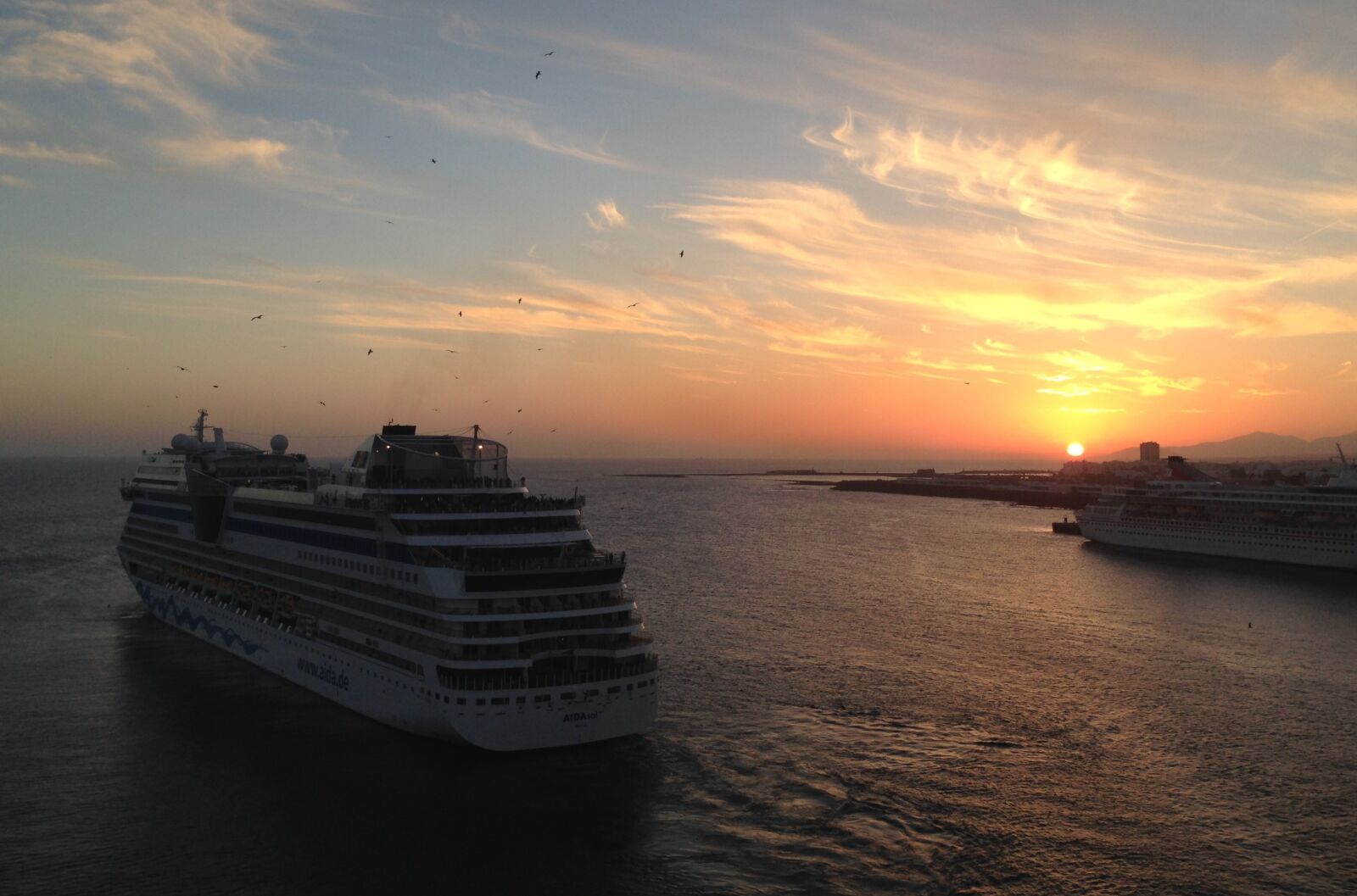 iPhone 5 back camera 4.12mm f/2.4 sample photo. Aida, sunset, phased out photography