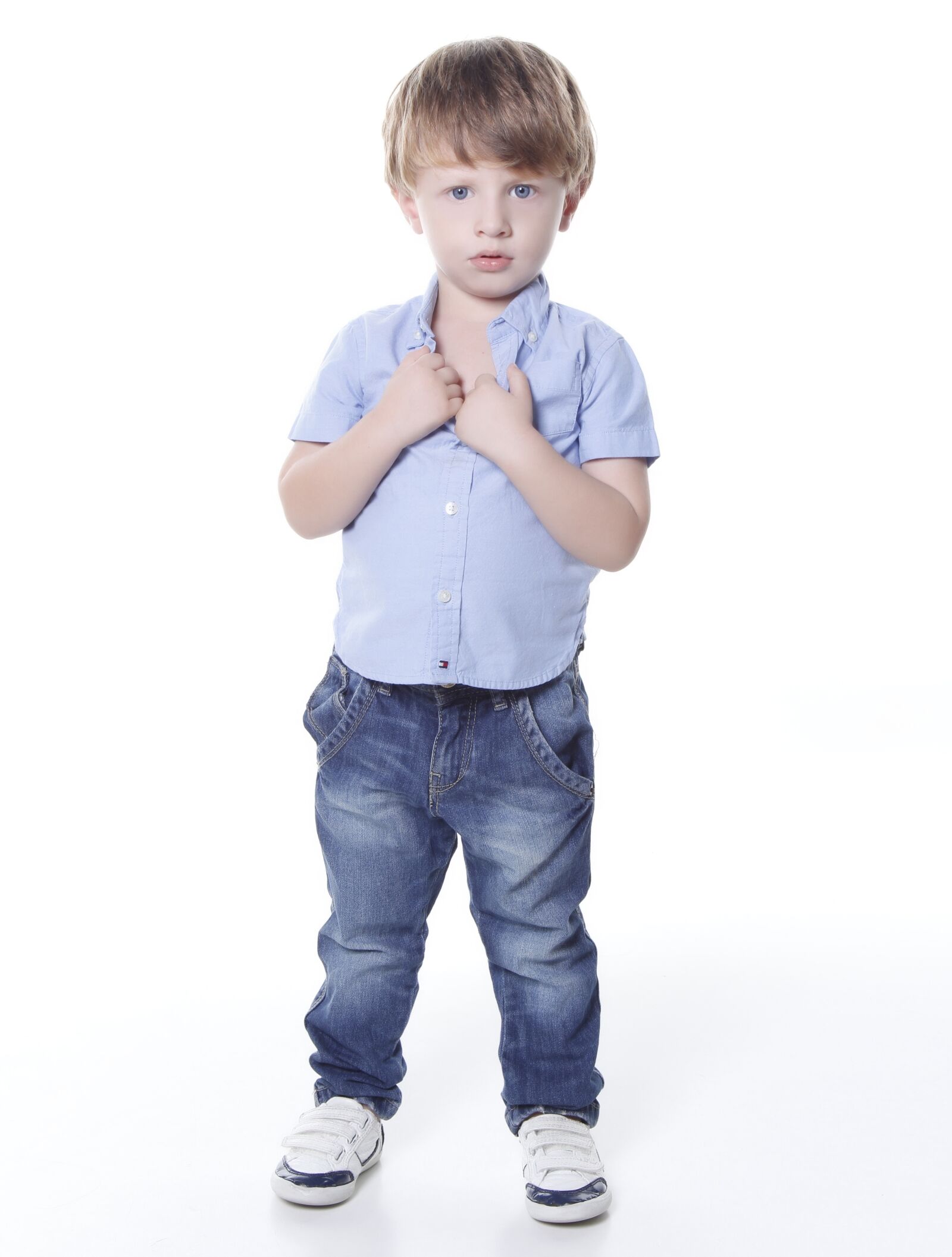 Canon EOS 60D + Canon EF 24-105mm F4L IS USM sample photo. Looking, child, cute photography