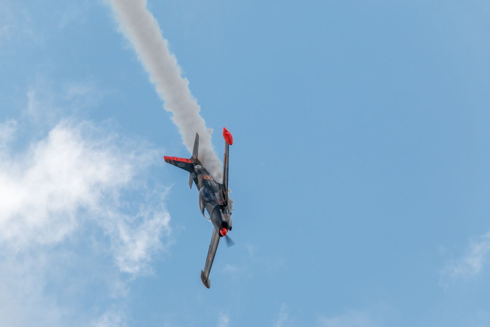 150-600mm F5-6.3 DG OS HSM | Contemporary 015 sample photo. Sf 260 marchetti, aircraft, flying photography