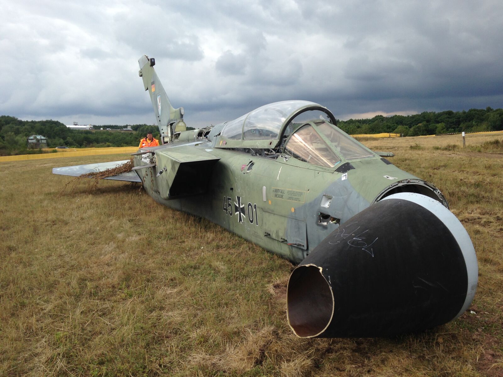 iPhone 5c back camera 4.12mm f/2.4 sample photo. Crash, fighter jet, abandoned photography