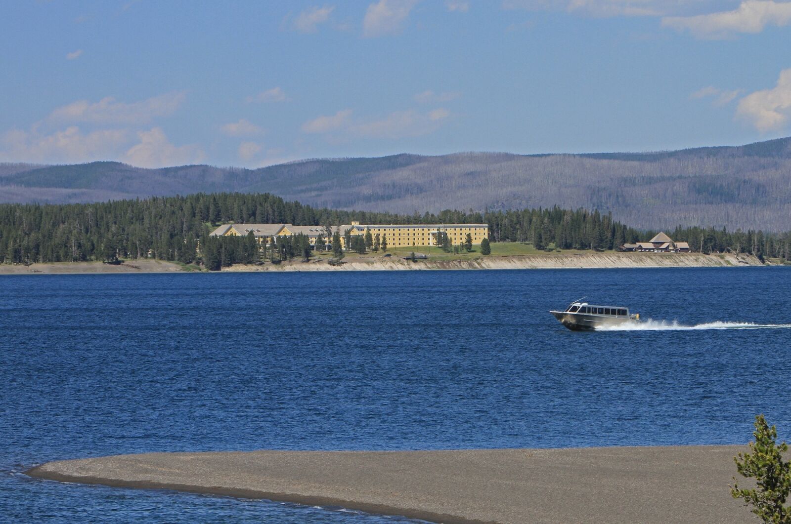 Canon EOS 7D sample photo. Scenic cruiser, recreation, touring photography