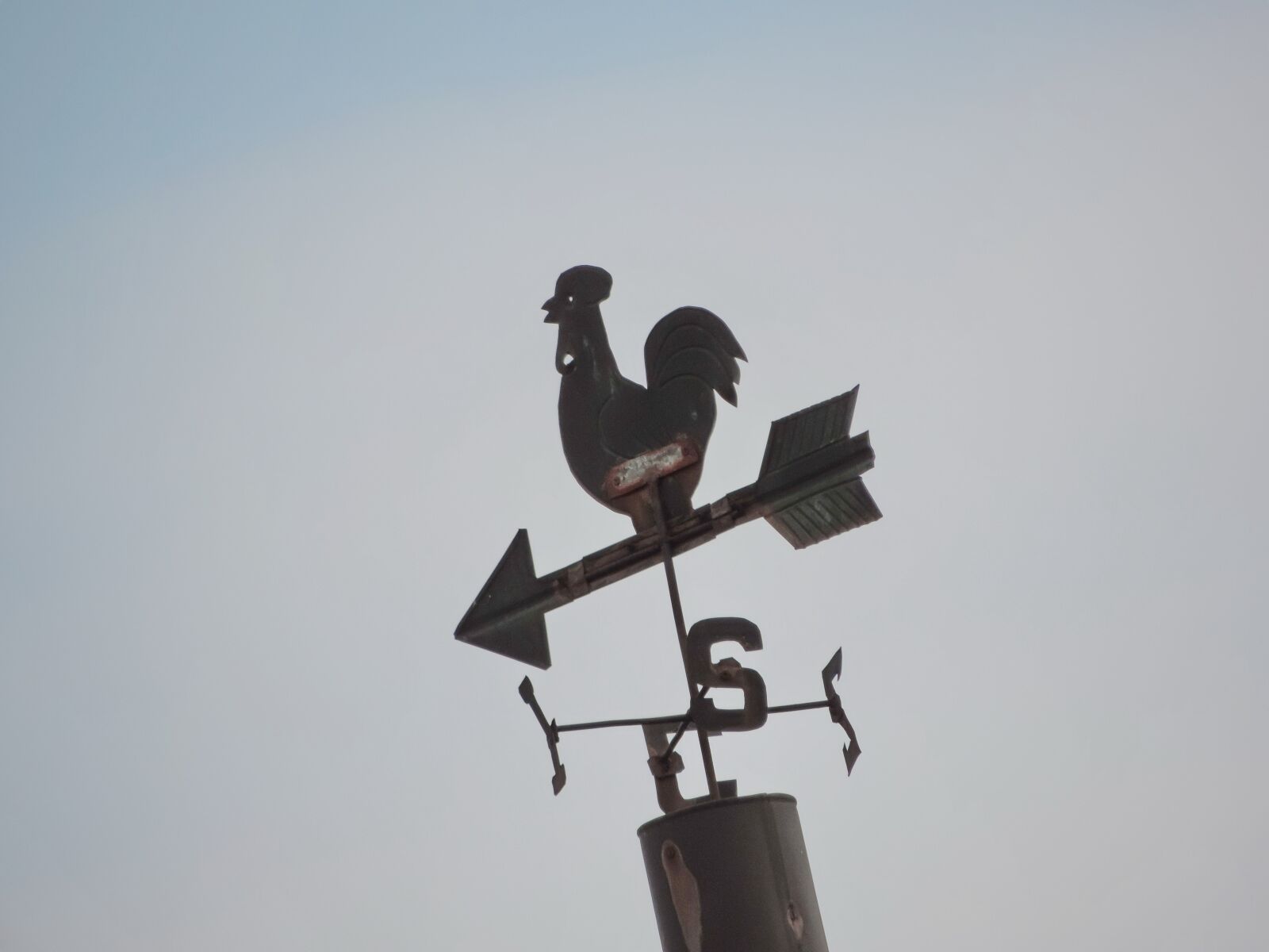 Nikon Coolpix P520 sample photo. Cast iron, chimney, decoration photography