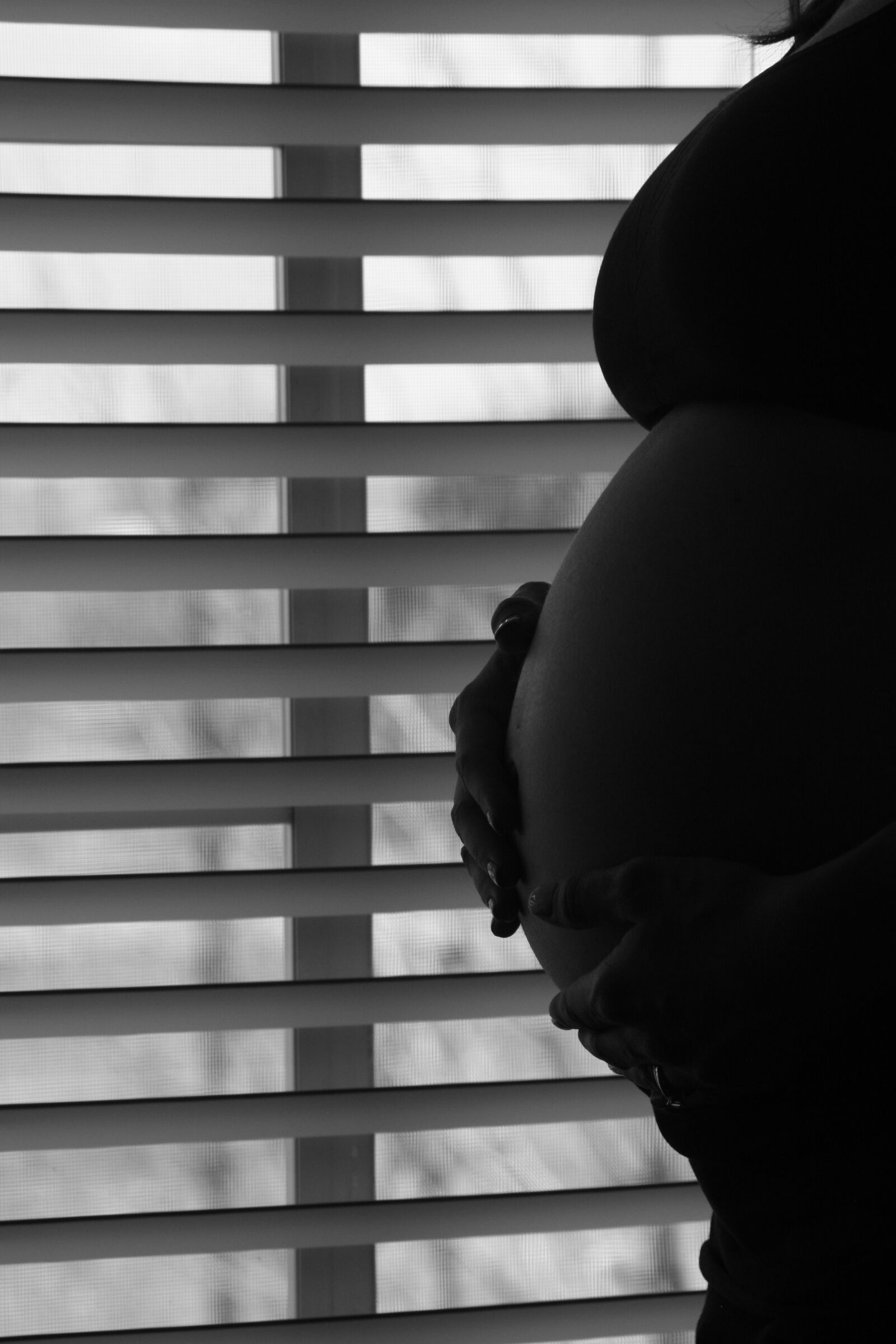 Canon EOS 450D (EOS Rebel XSi / EOS Kiss X2) sample photo. Pregnancy, belly, woman photography
