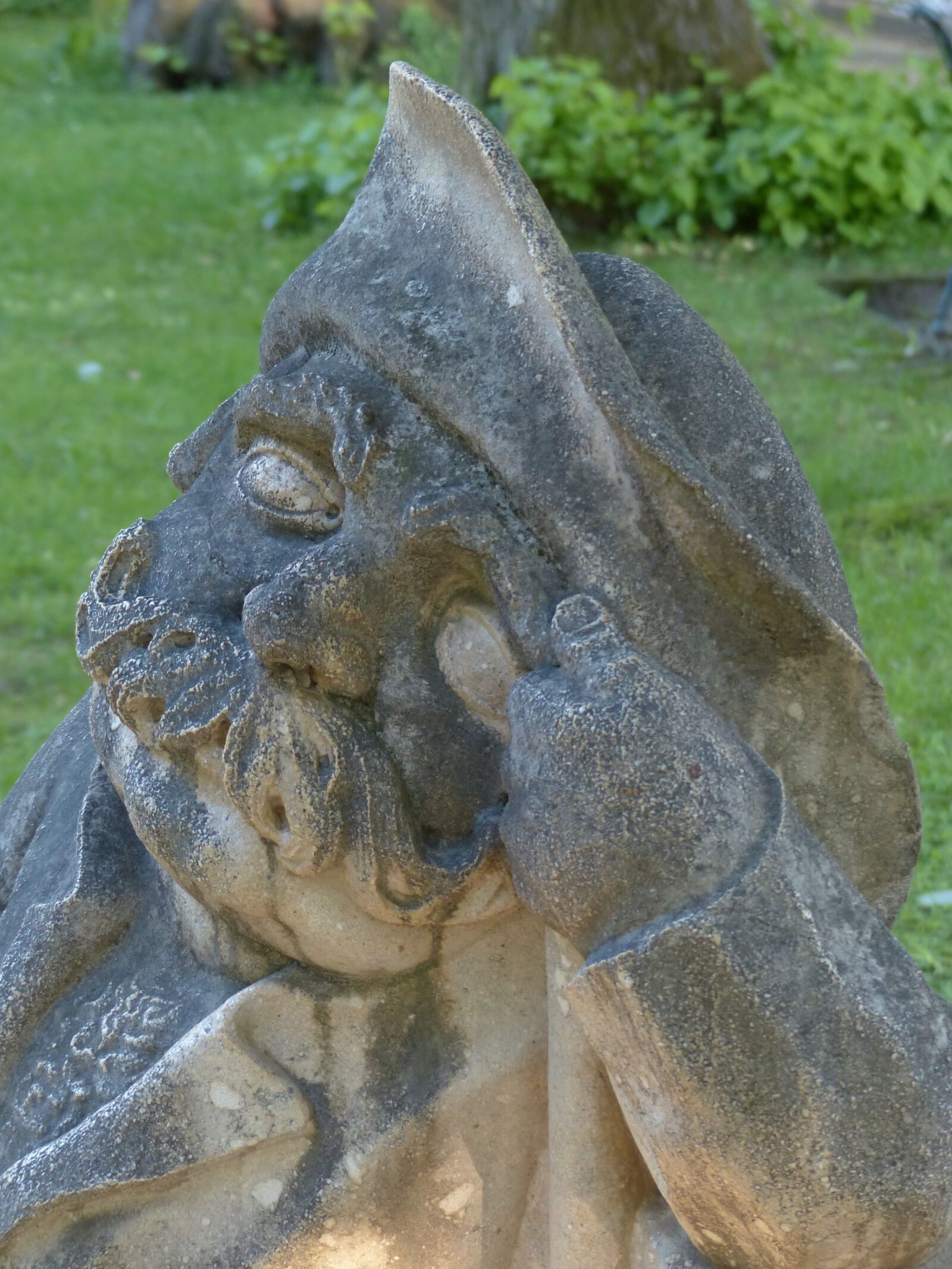 Panasonic Lumix DMC-FZ200 sample photo. Dwarf, gnome, figure photography