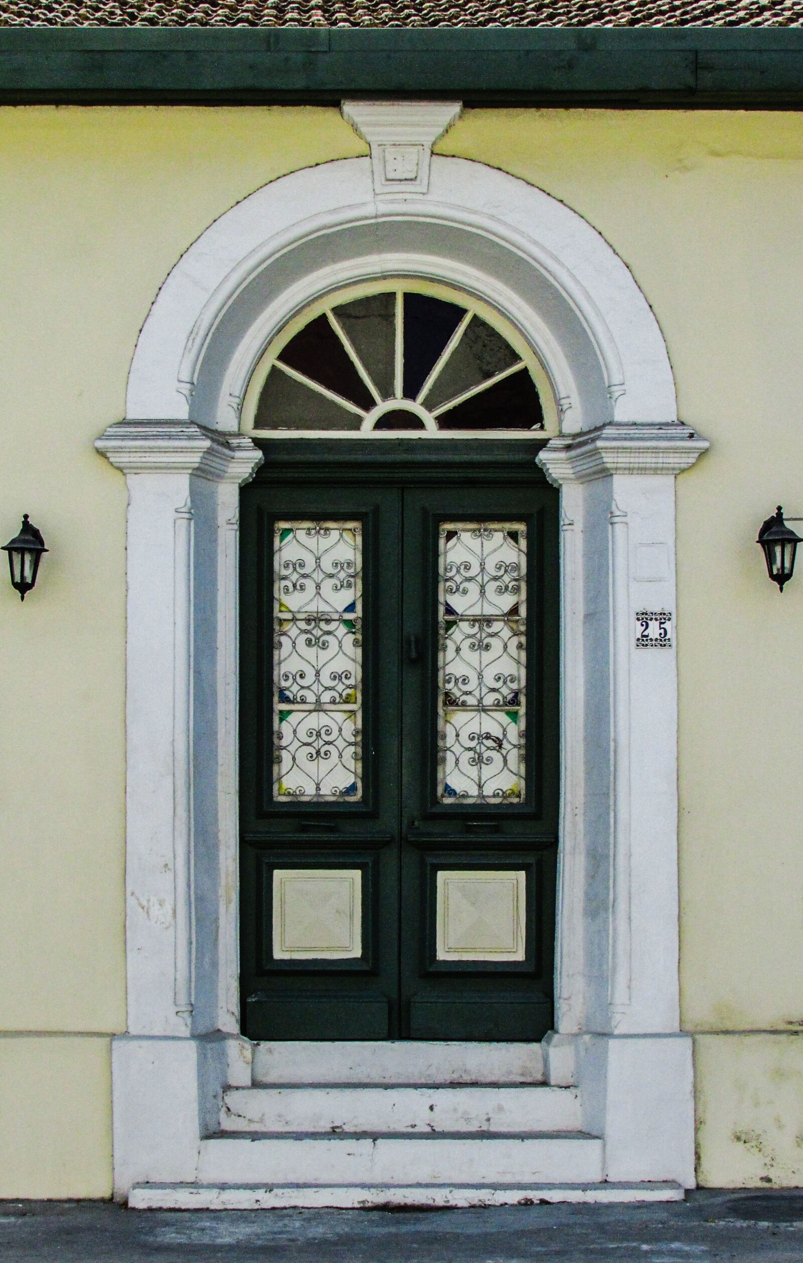 Canon PowerShot SX400 IS sample photo. Door, old, wooden photography