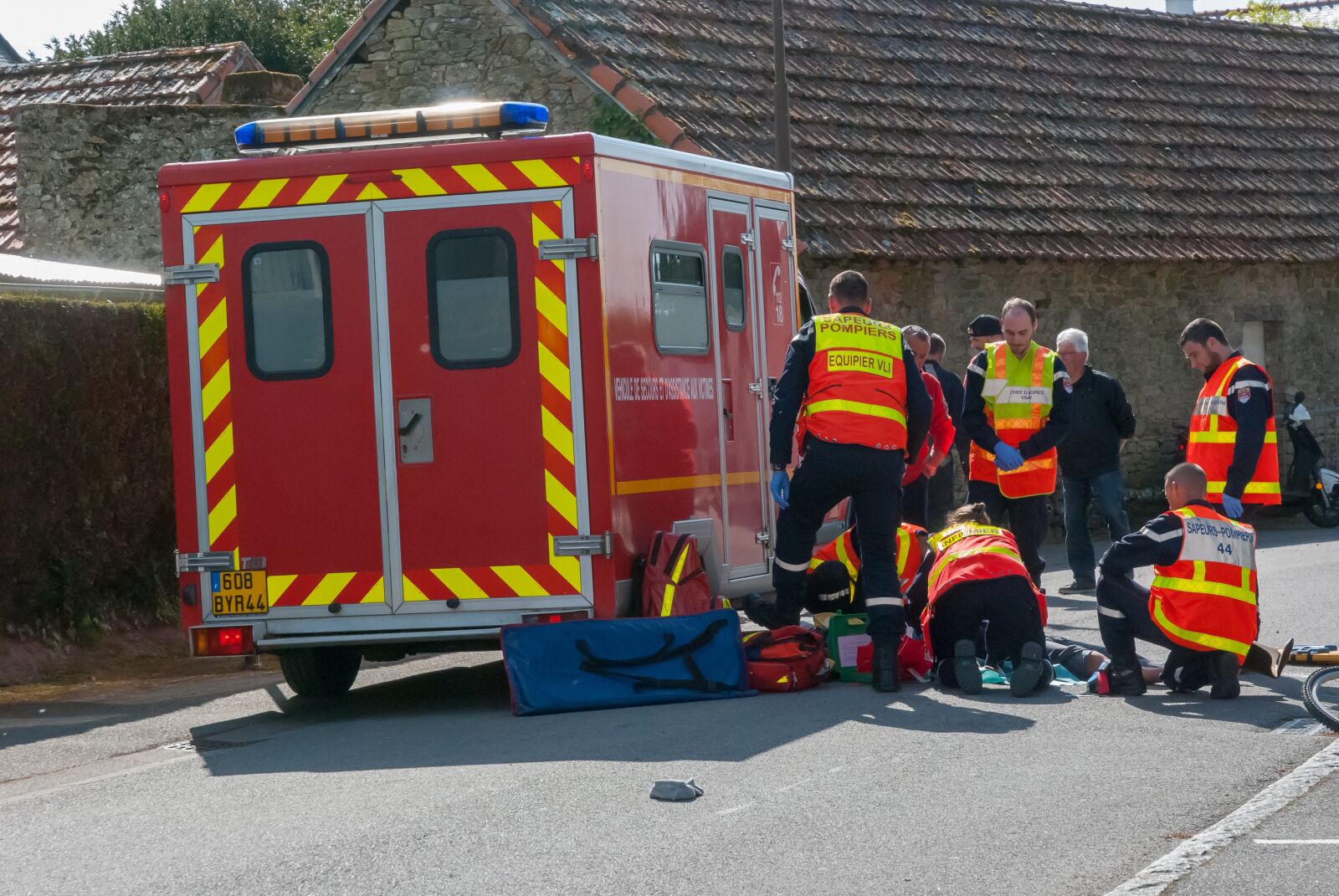 Nikon D80 sample photo. Firefighter, first aid, first photography