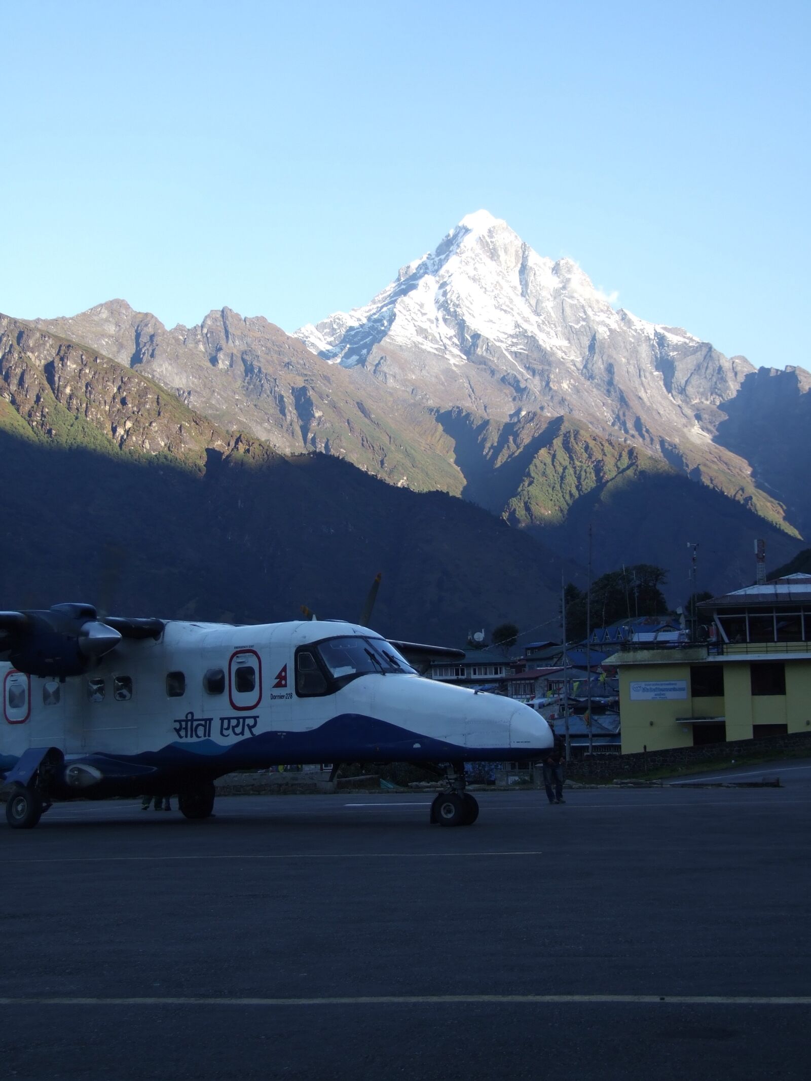 Fujifilm FinePix S6500fd sample photo. Plane, hymalaya, trekking photography