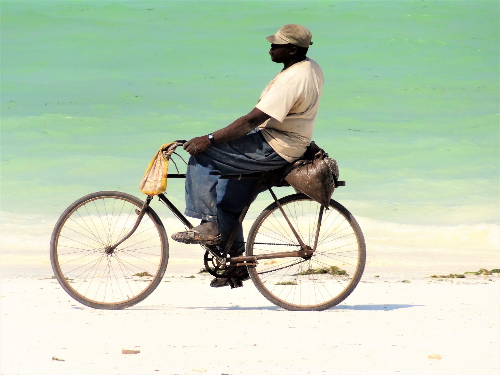Sony Cyber-shot DSC-HX9V sample photo. Beach, velo driver, man photography