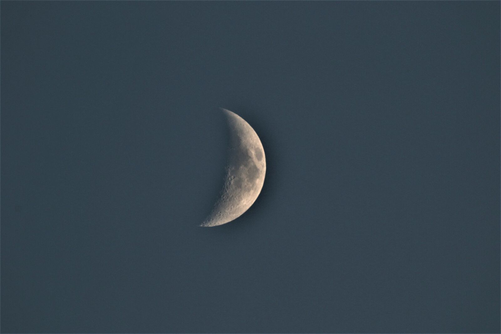 Canon EOS 7D Mark II sample photo. Moon, half moon, space photography