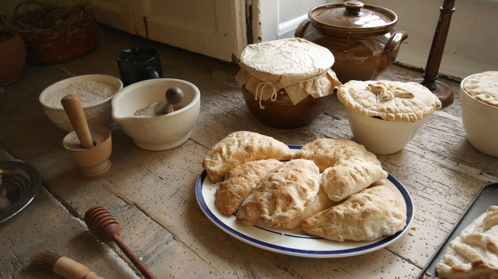 Sony Alpha DSLR-A390 sample photo. Cooking, baking, pies photography