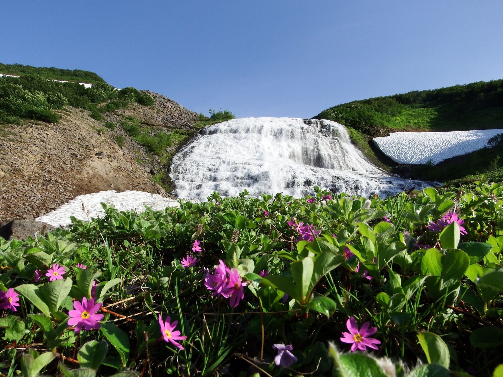 Fujifilm FinePix S1 sample photo. Waterfall, spillway, autumn photography