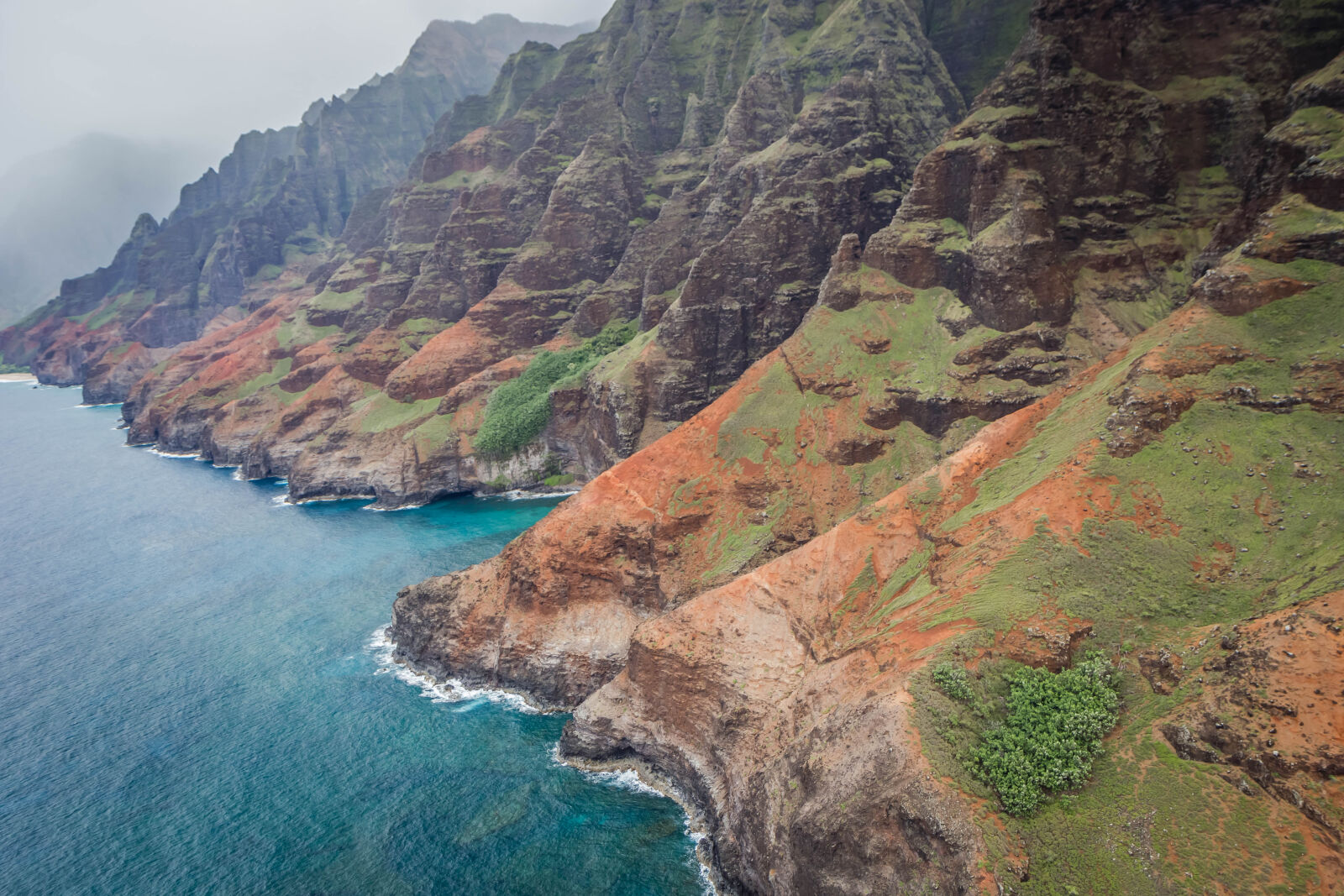 Canon EOS 60D + Canon EF-S 17-55mm F2.8 IS USM sample photo. Cliff, coast, hawaii, island photography