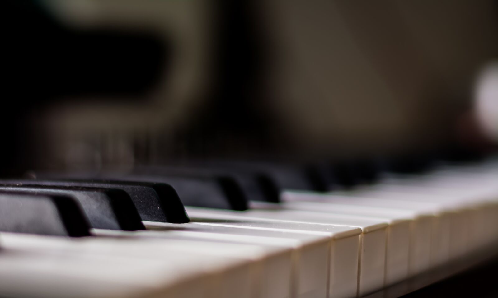 Nikon D5200 sample photo. Piano, blurred, music photography