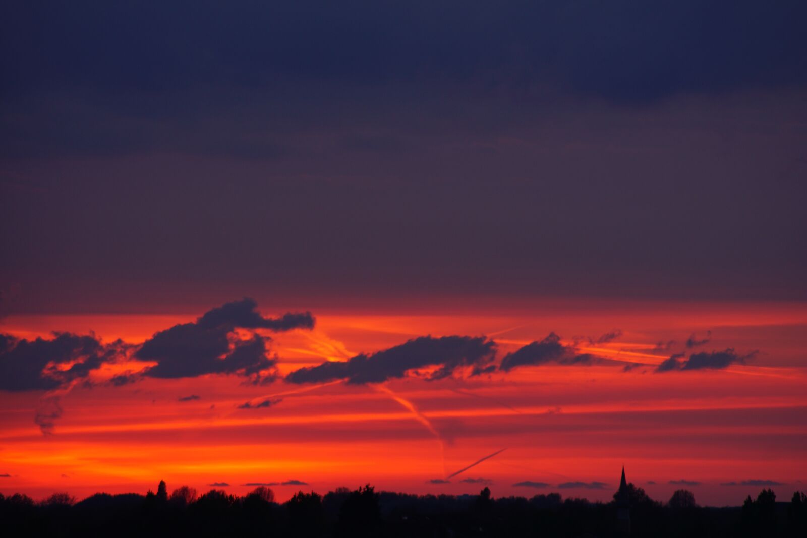 Sony ILCA-77M2 sample photo. Orange, dark, clouds photography