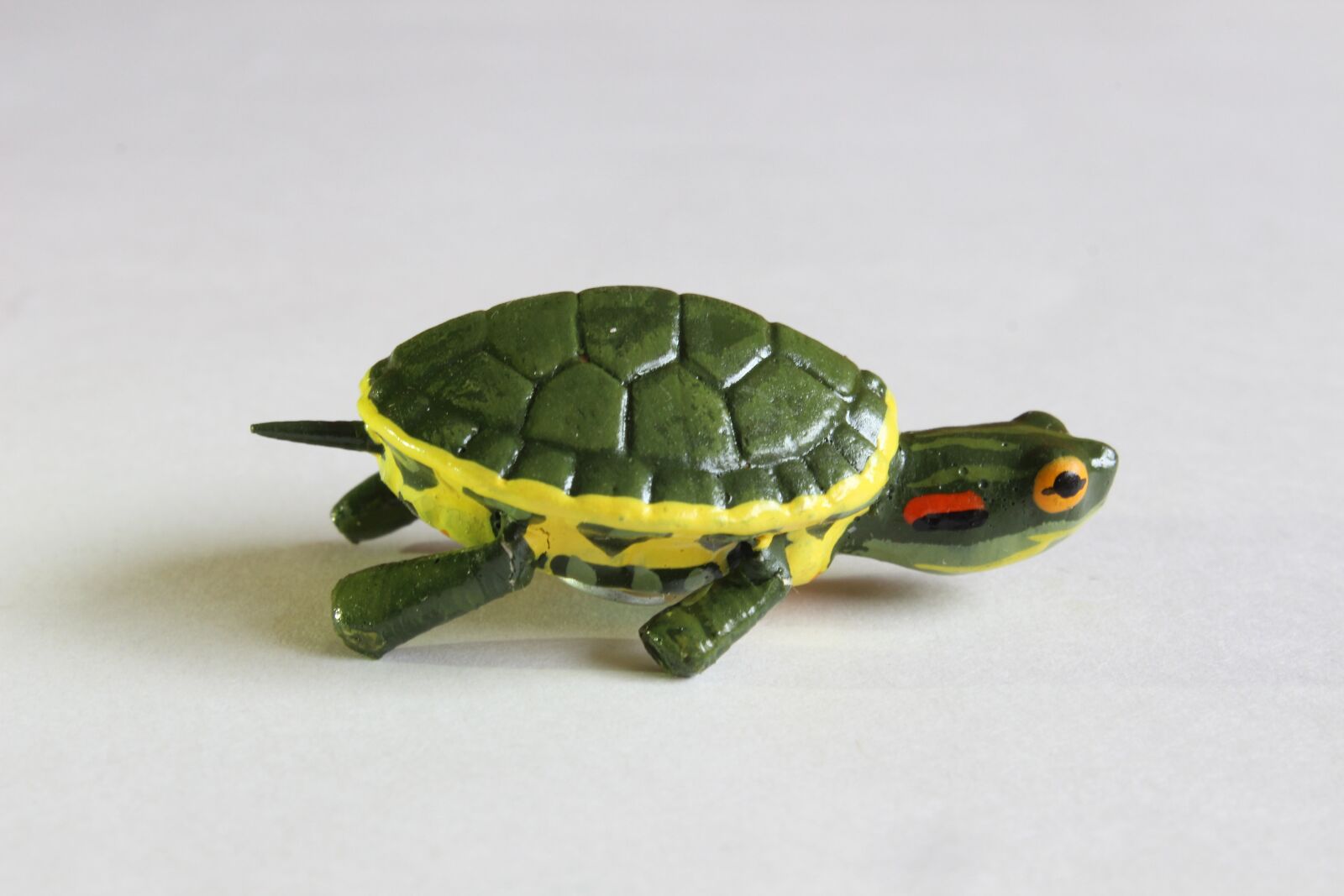 Canon EOS 600D (Rebel EOS T3i / EOS Kiss X5) sample photo. Turtle, crafts, decoration photography