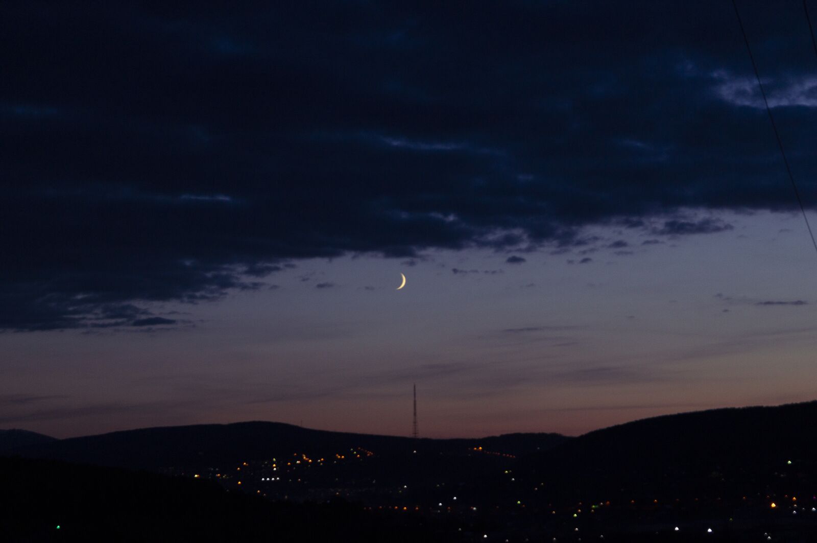 Sony SLT-A37 + Sony DT 18-55mm F3.5-5.6 SAM sample photo. Moon, sunset, night photography