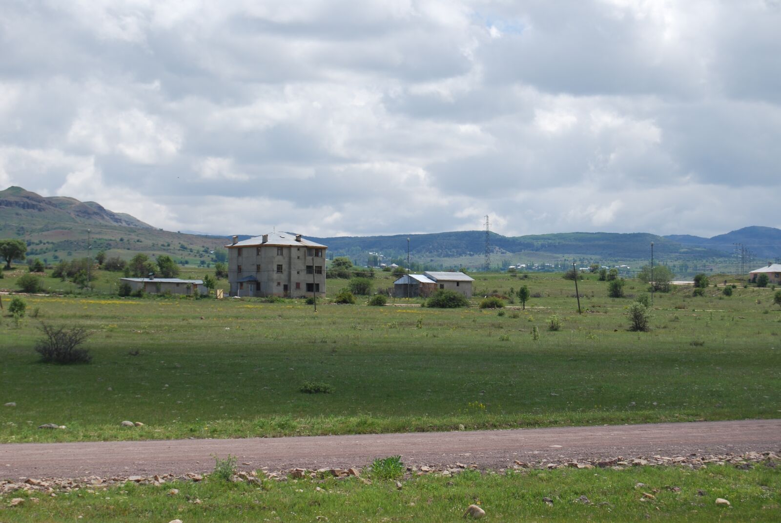 Nikon D60 sample photo. Green, road, landscape photography