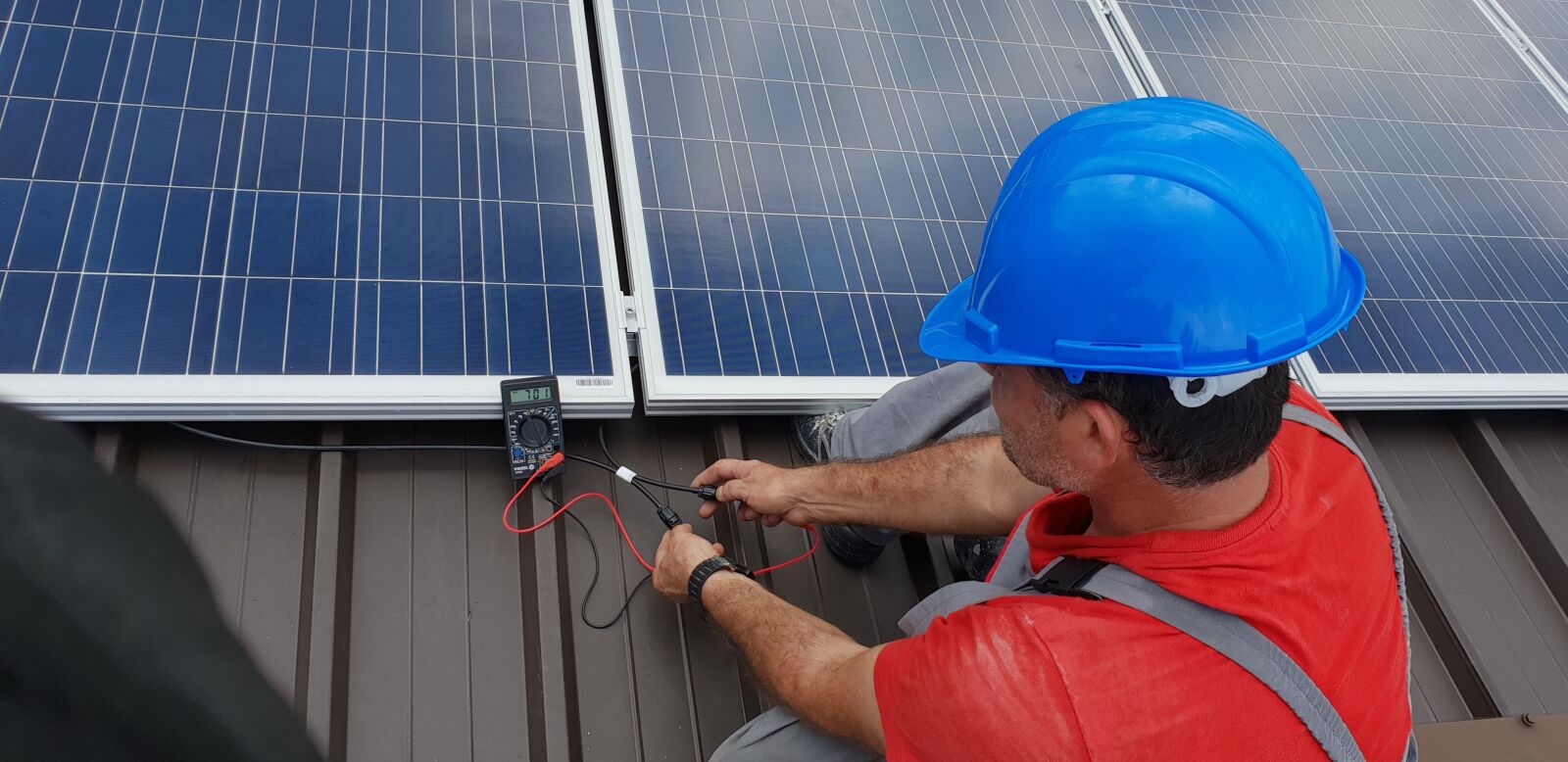 Samsung Galaxy S9+ sample photo. Technician, solar panel, renewable photography