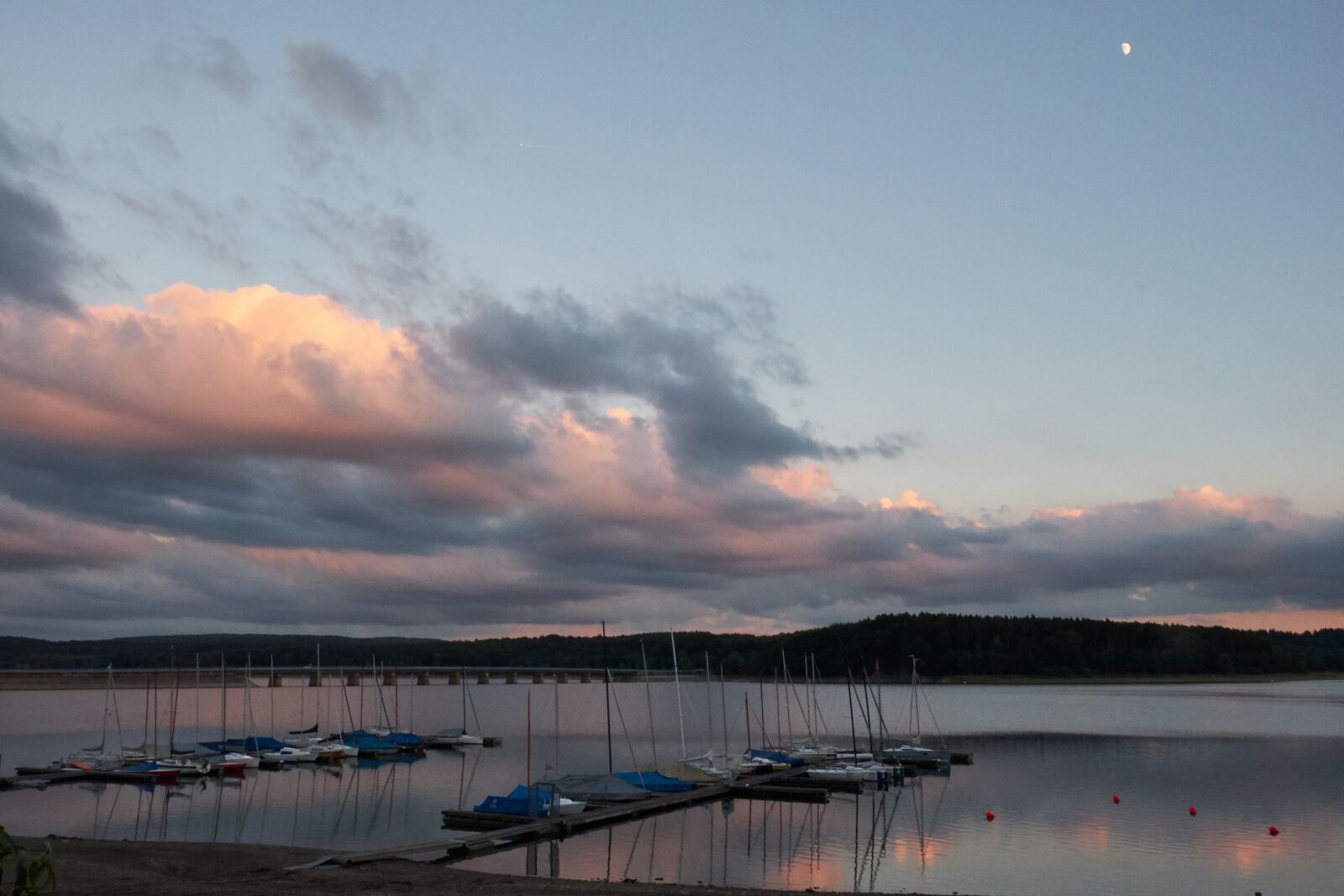 Fujifilm XF 18-55mm F2.8-4 R LM OIS sample photo. Water, lake, sea photography
