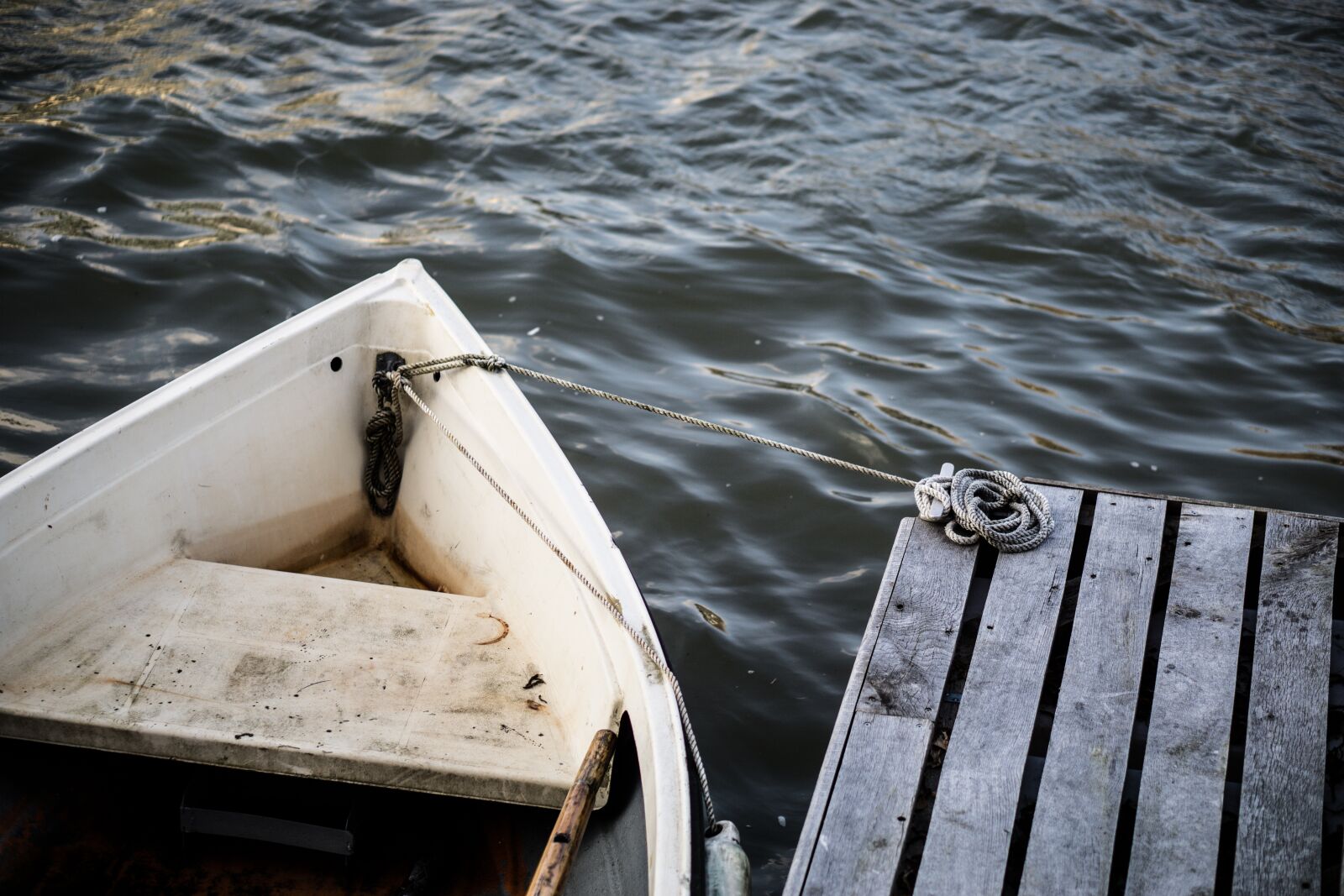 Sony a5100 sample photo. Boat, water, river photography