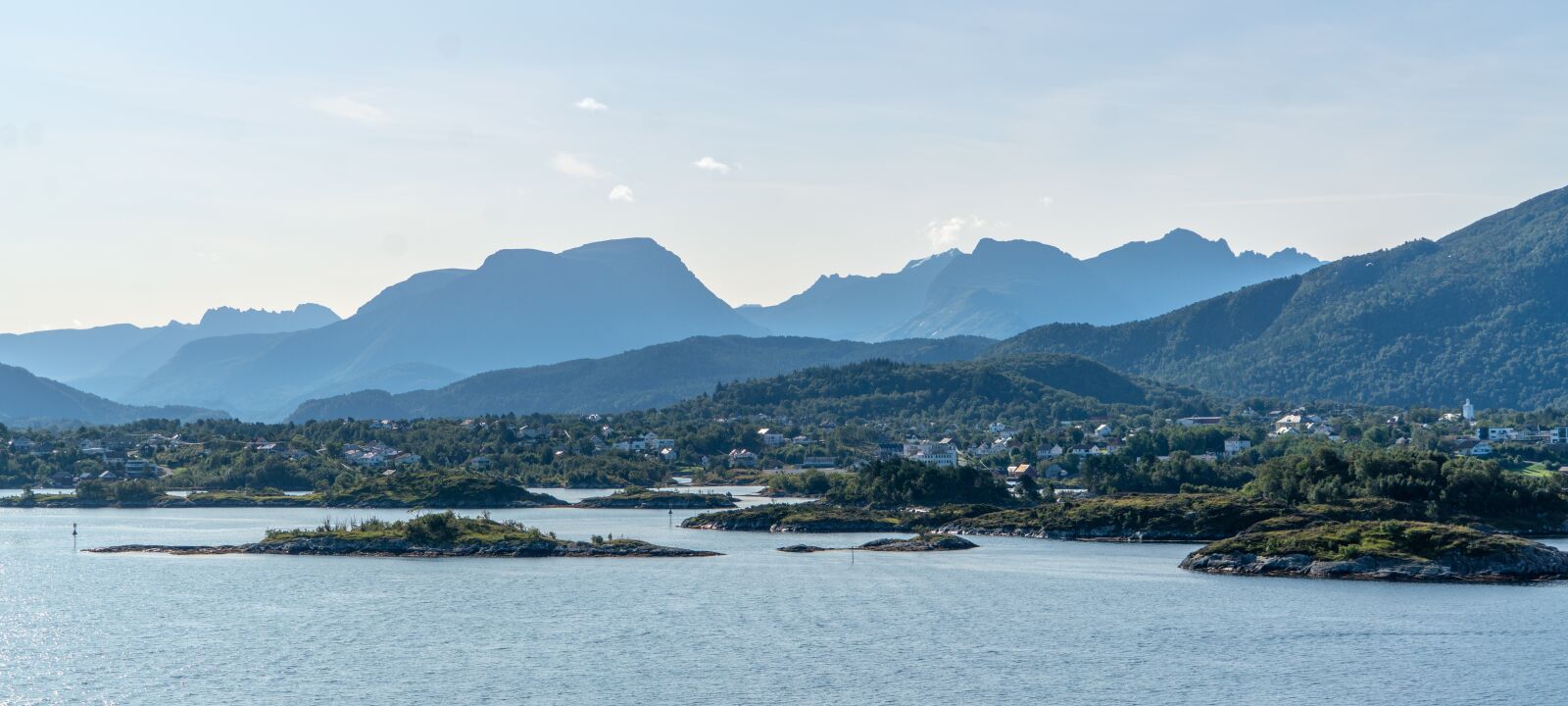 Sony a7R II + Sony FE 24-240mm F3.5-6.3 OSS sample photo. Norway, mountains, islands photography