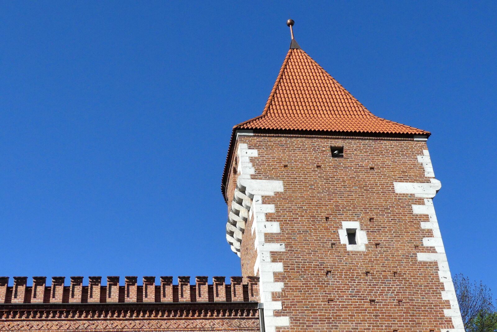 Panasonic Lumix DMC-FZ300 sample photo. Architecture, sky, old photography