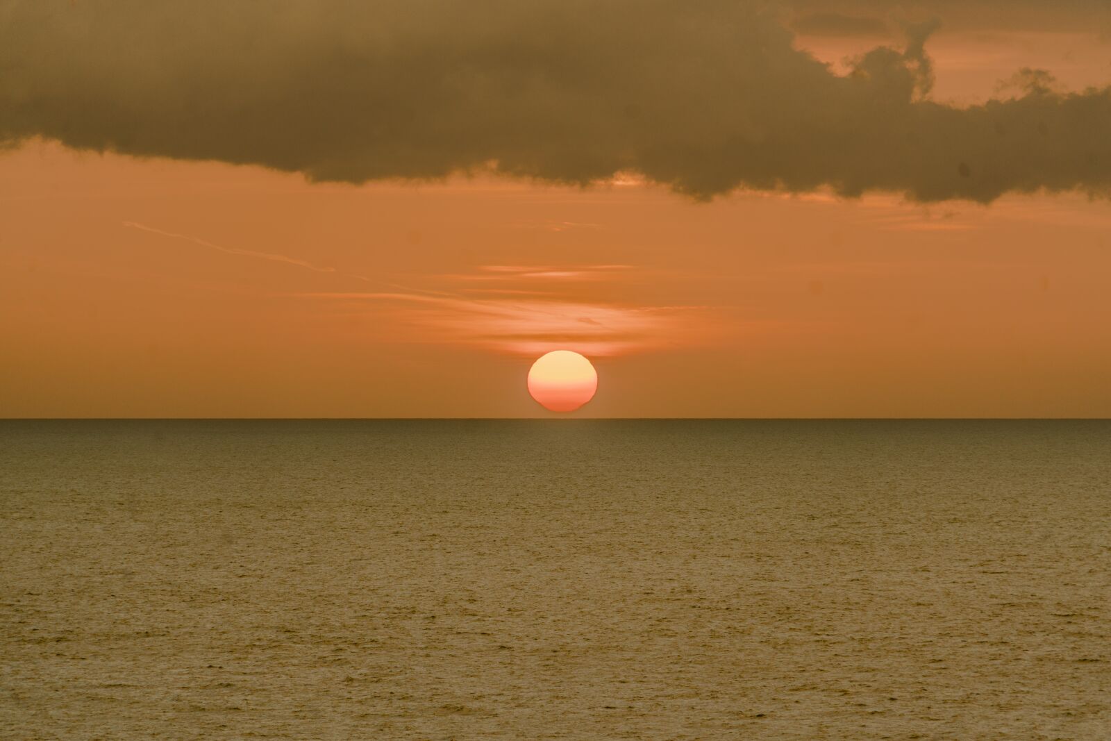 Sony FE 24-240mm F3.5-6.3 OSS sample photo. Seascape, sunset, sea photography